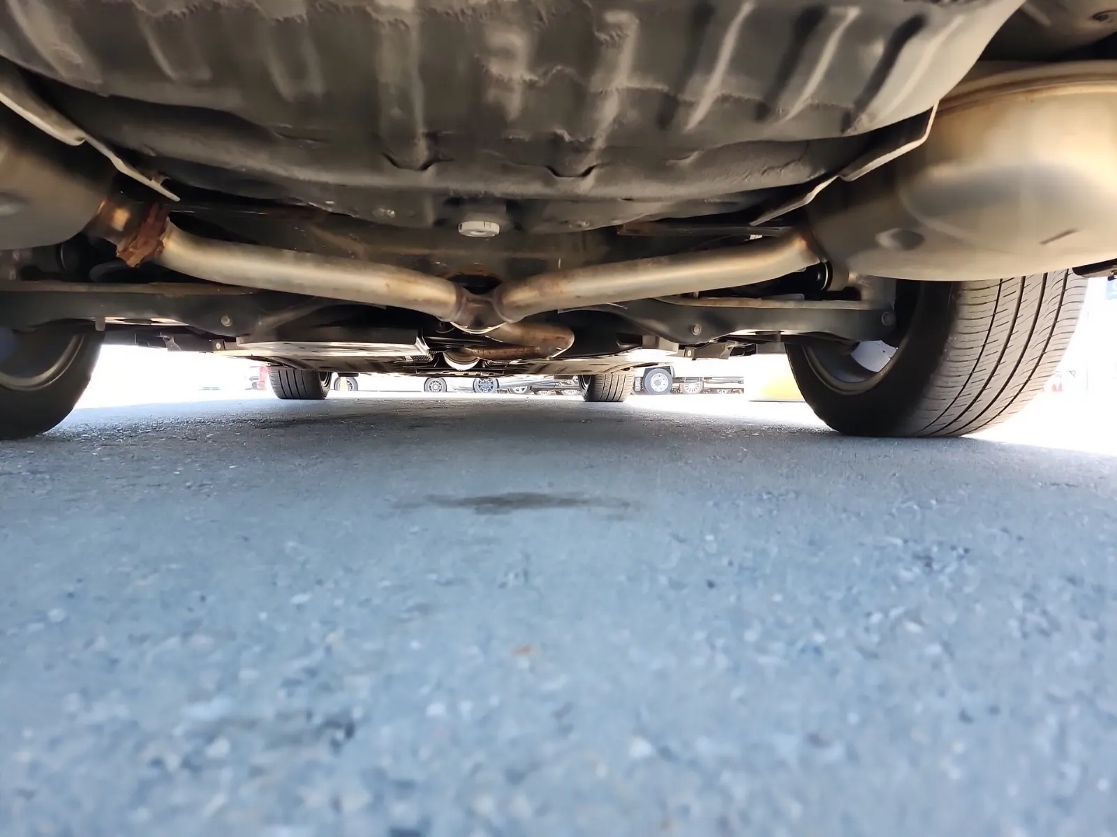 Undercarriage - Rear Photo