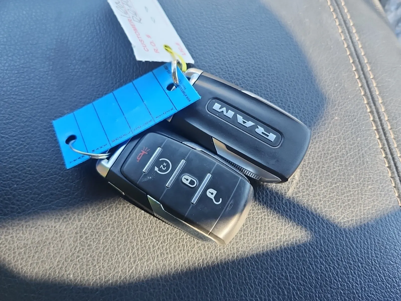Keys/Fobs/Manual Photo