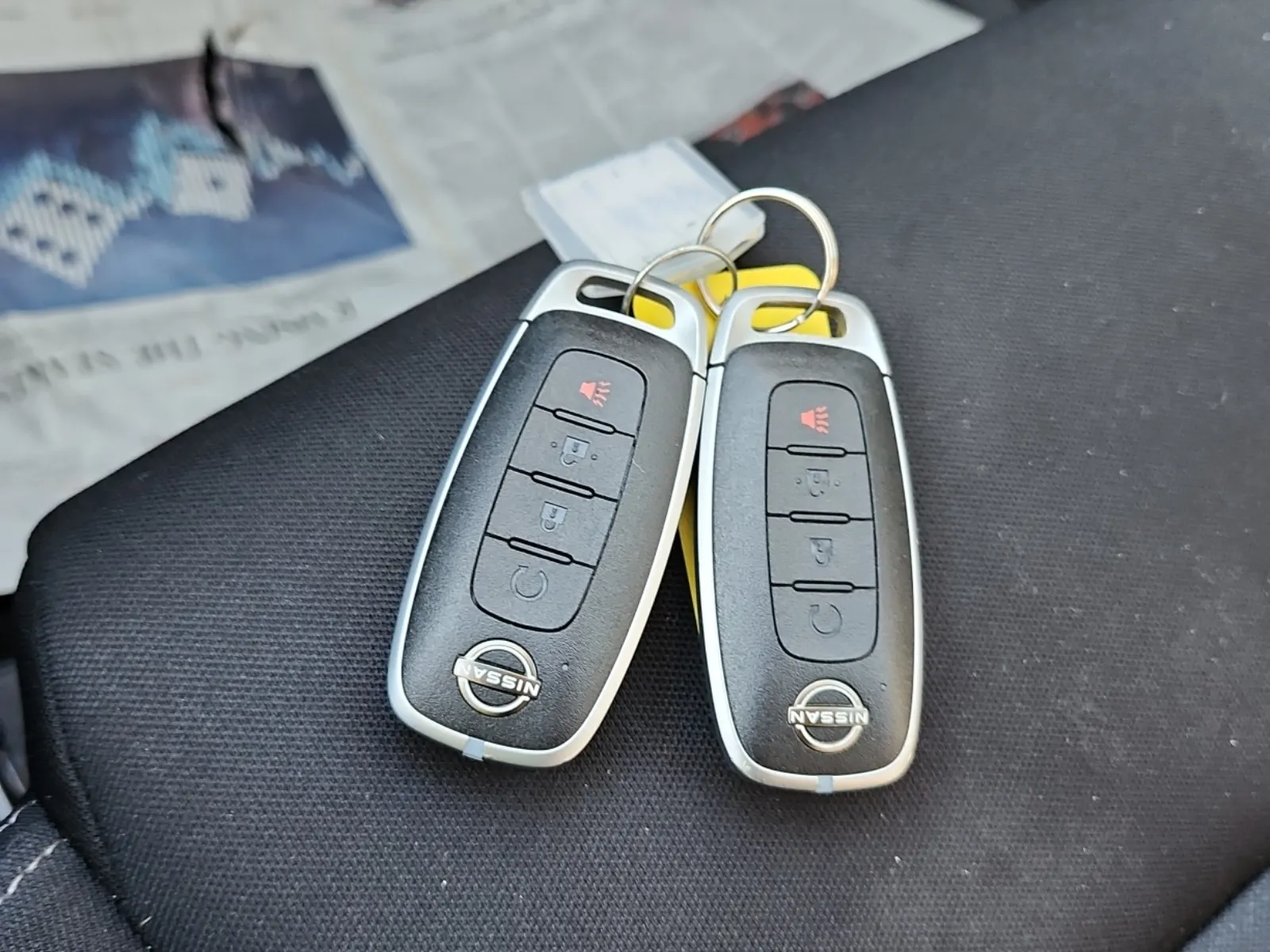 Keys/Fobs/Manual Photo