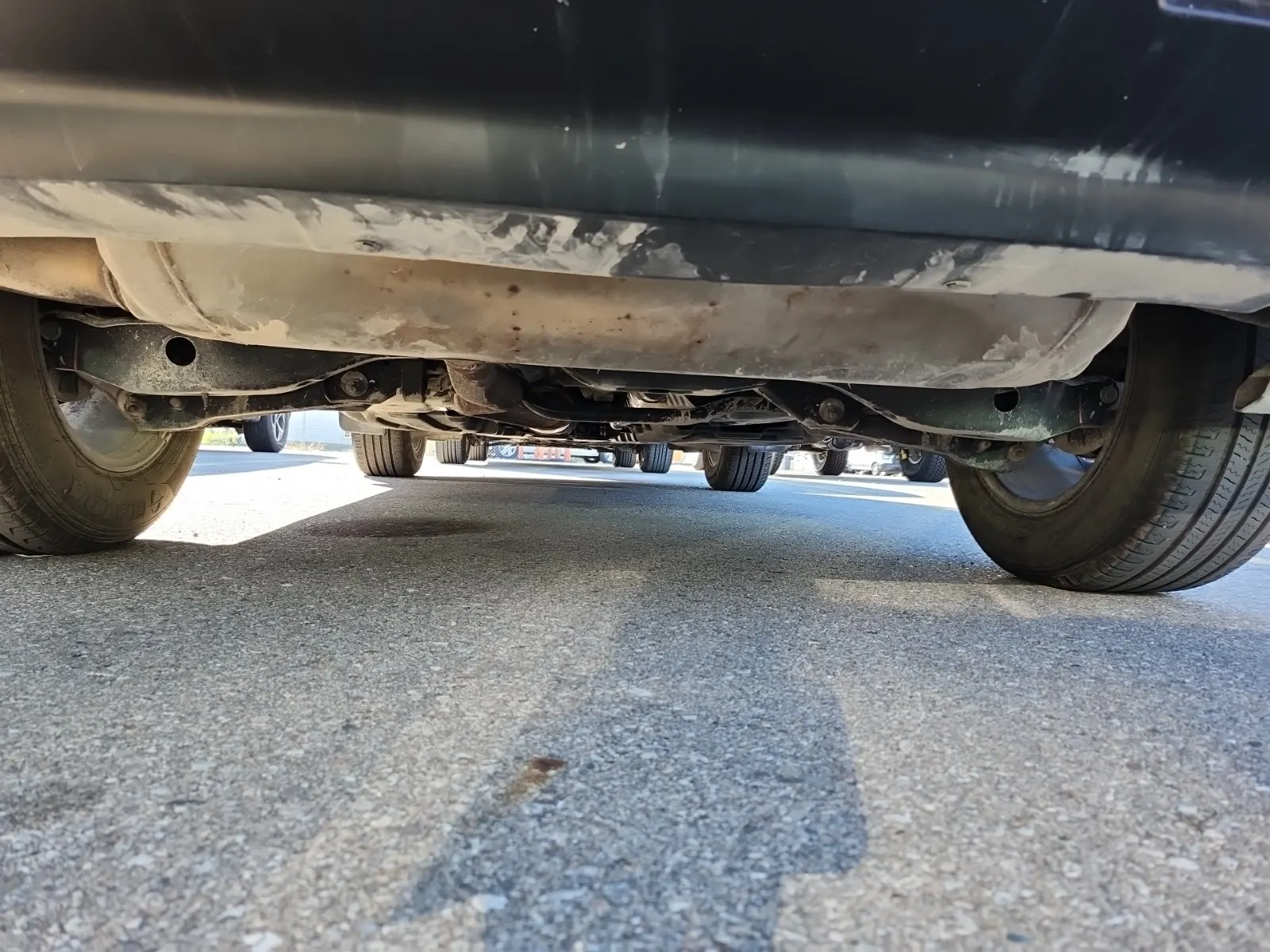 Undercarriage - Rear Photo