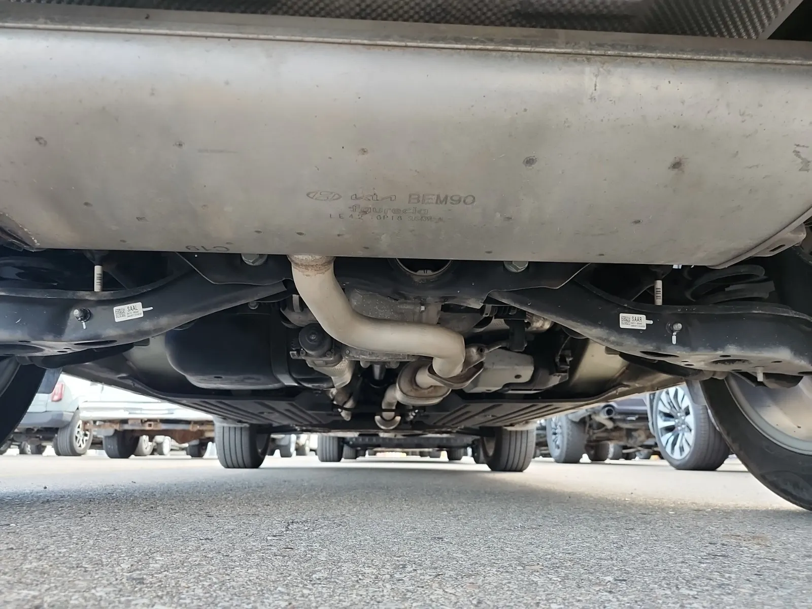 Undercarriage - Rear Photo