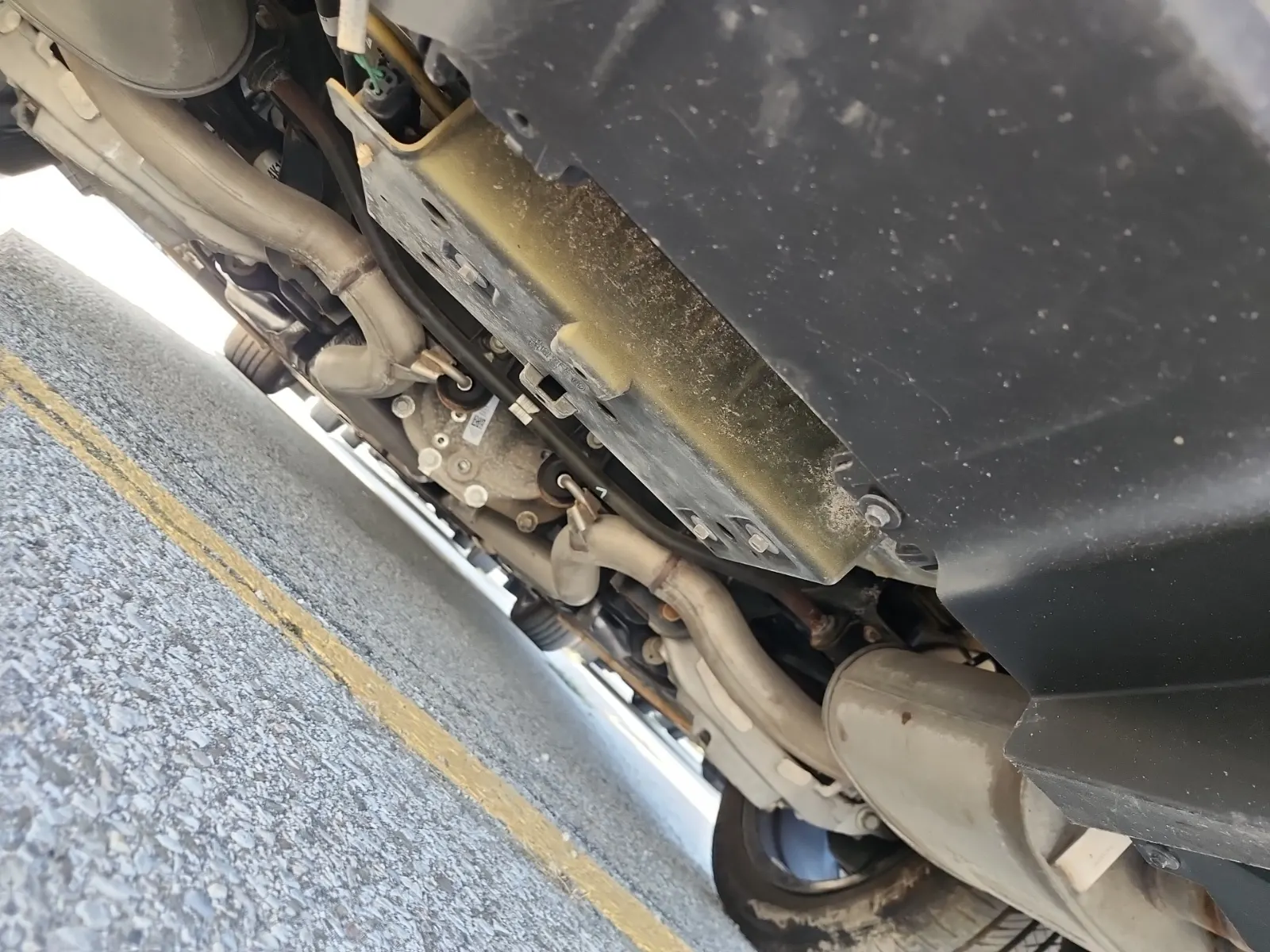 Undercarriage - Rear Photo