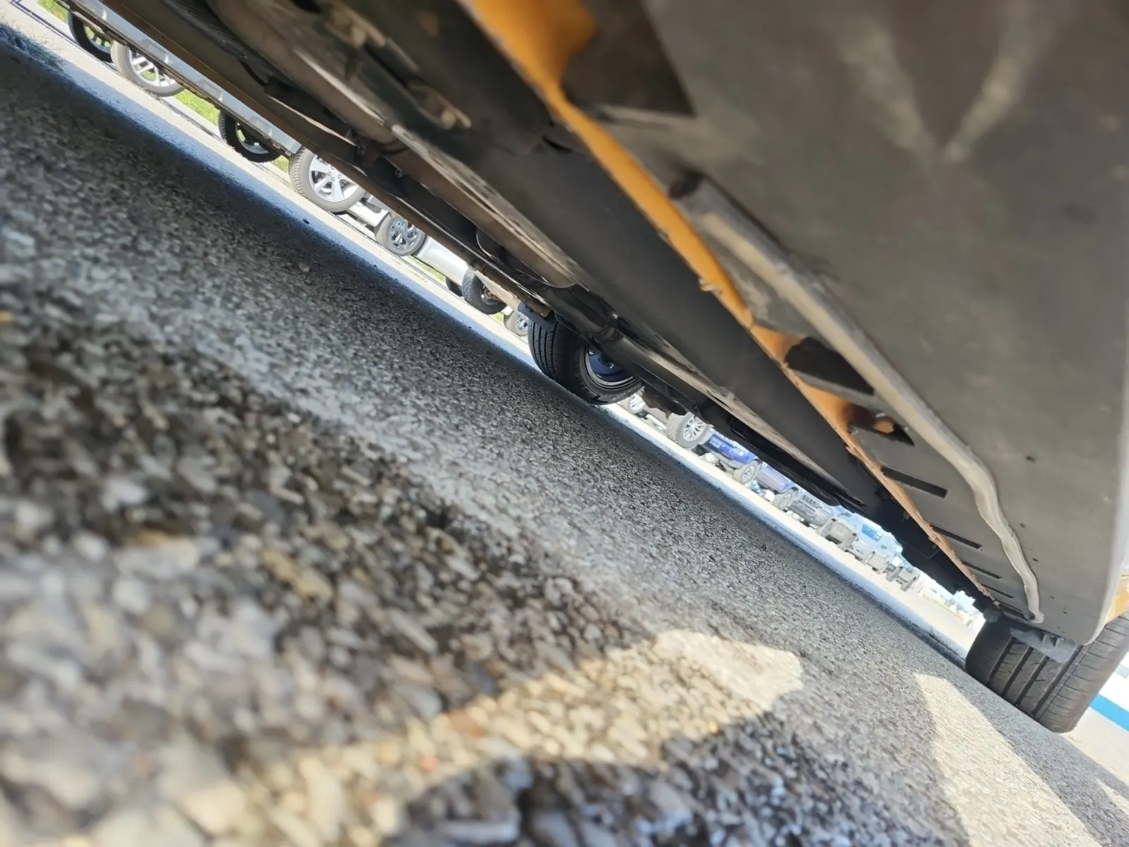 Undercarriage - Driver Photo