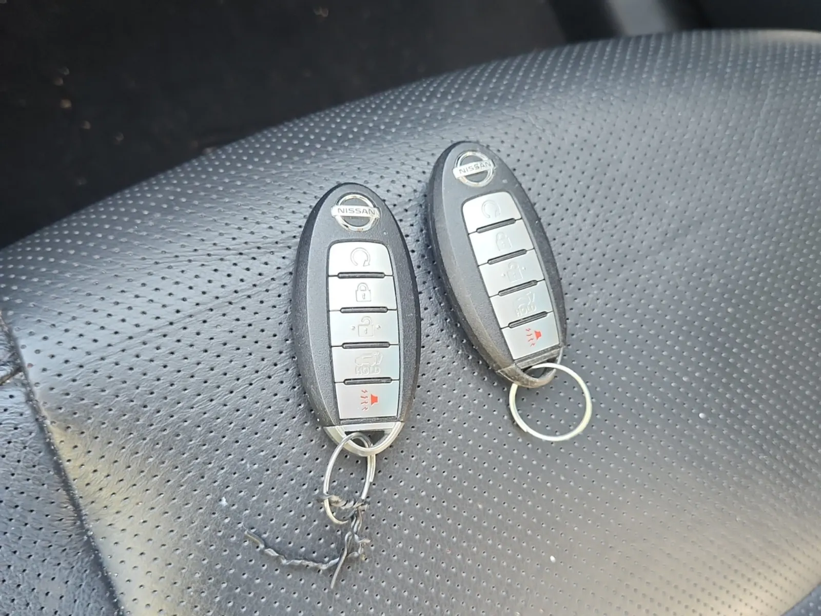 Keys/Fobs/Manual Photo