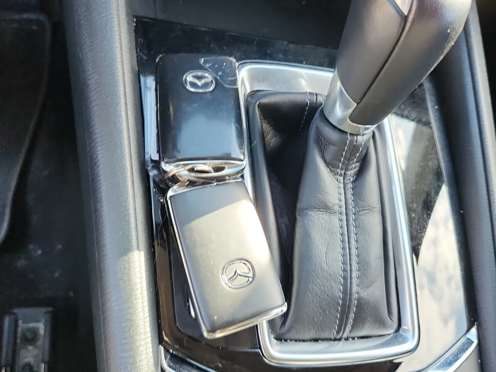 Keys/Fobs/Manual Photo