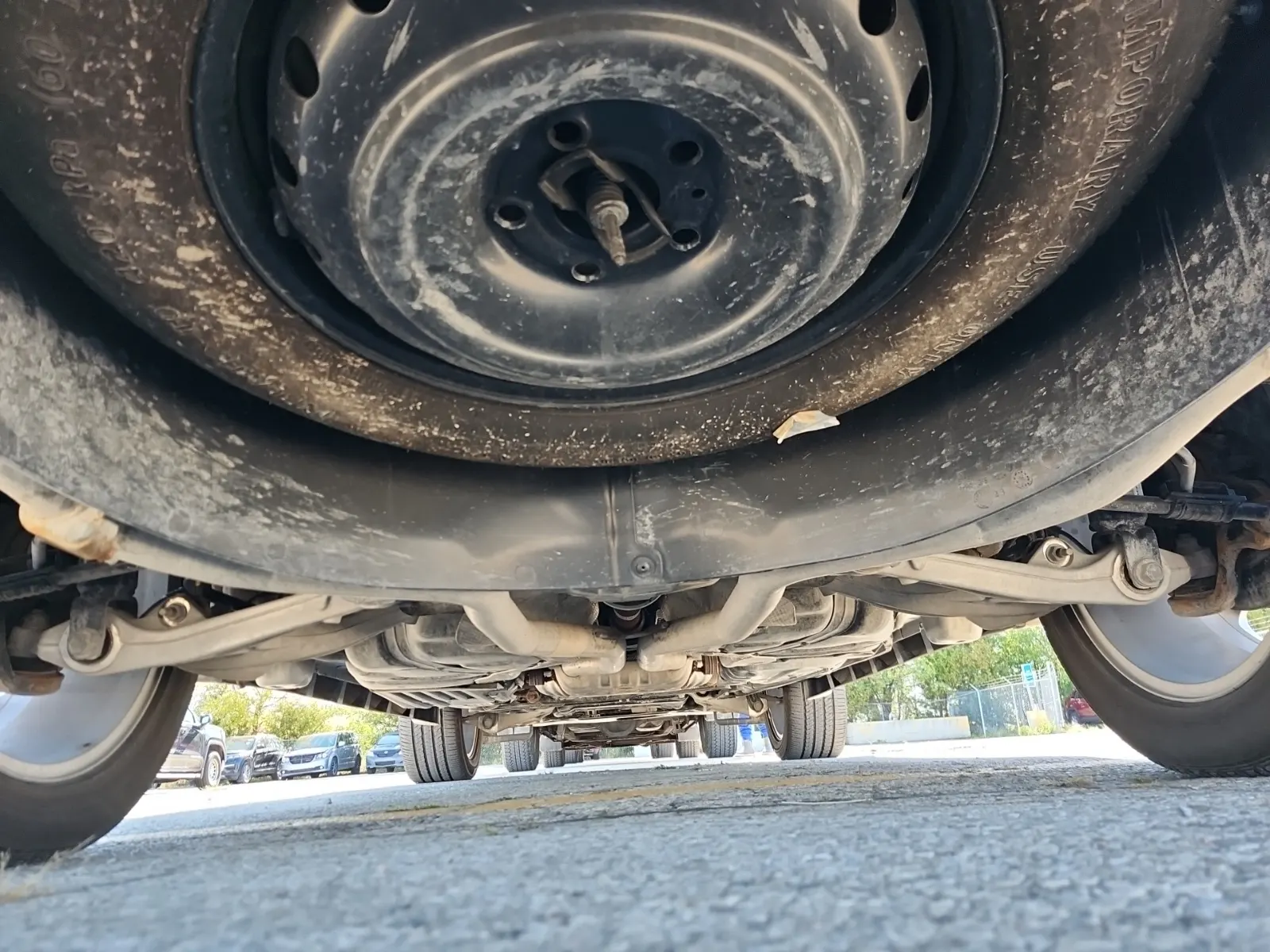 Undercarriage - Rear Photo