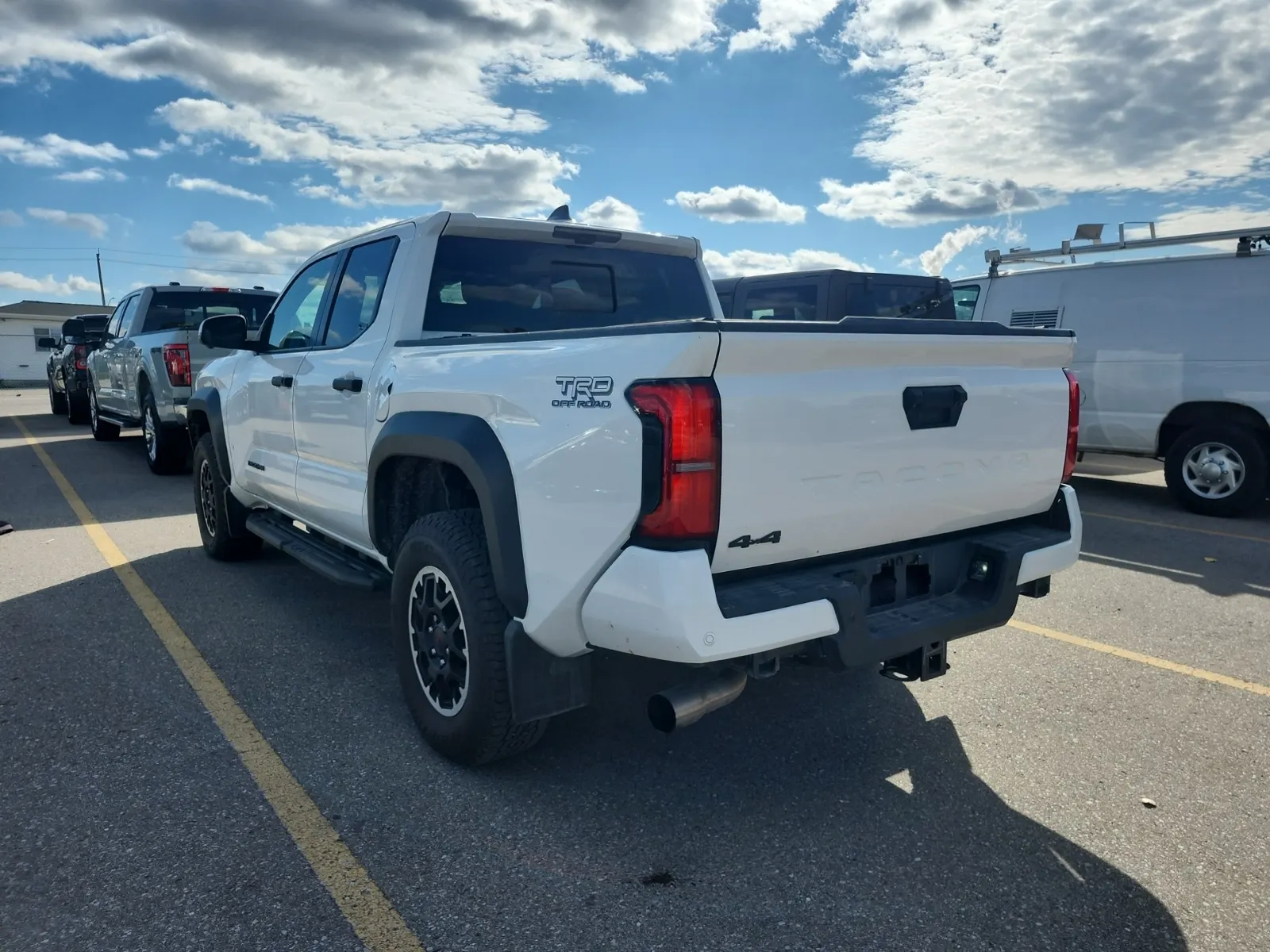 Driver Rear 3/4 Photo