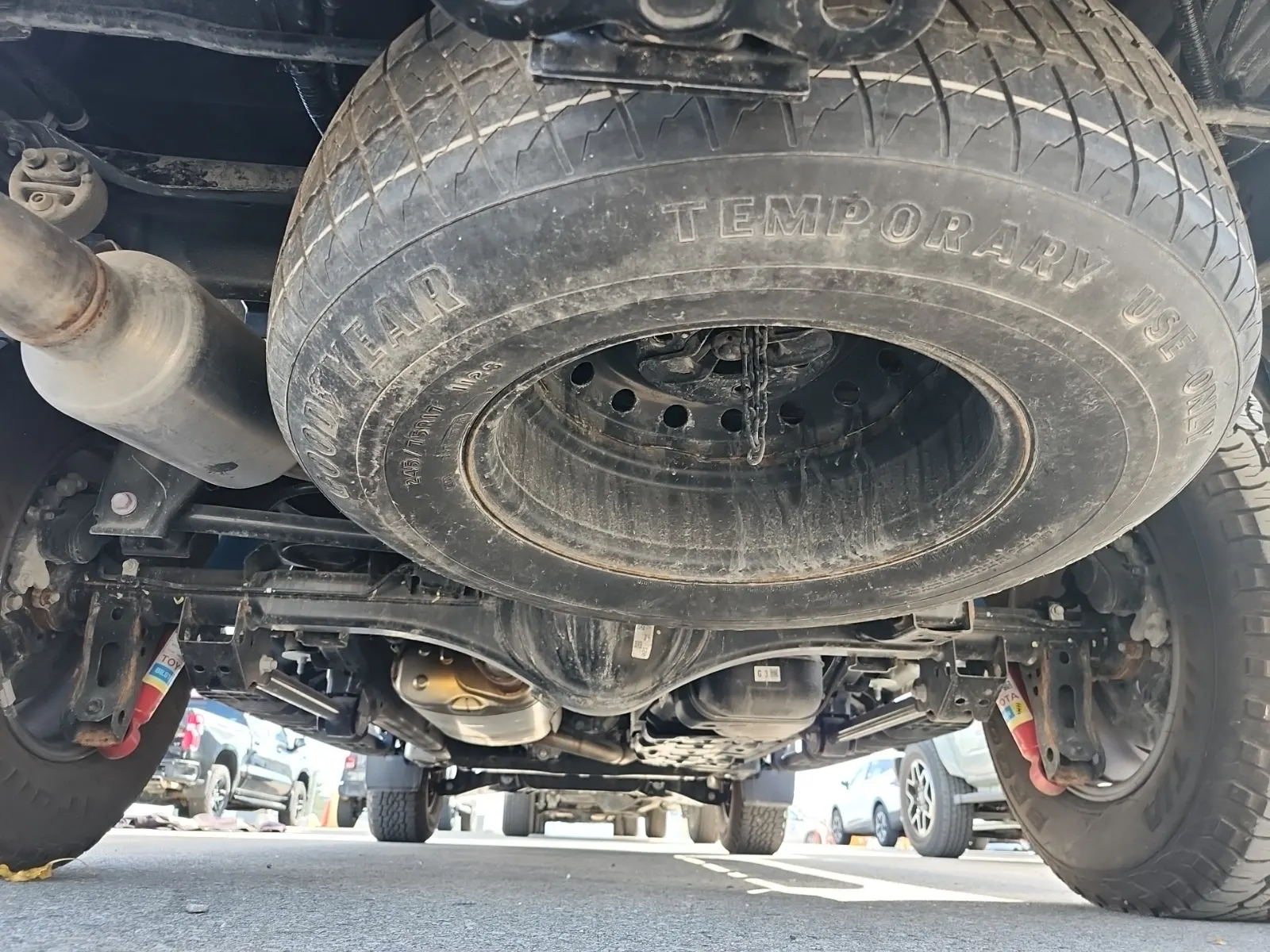 Undercarriage - Rear Photo