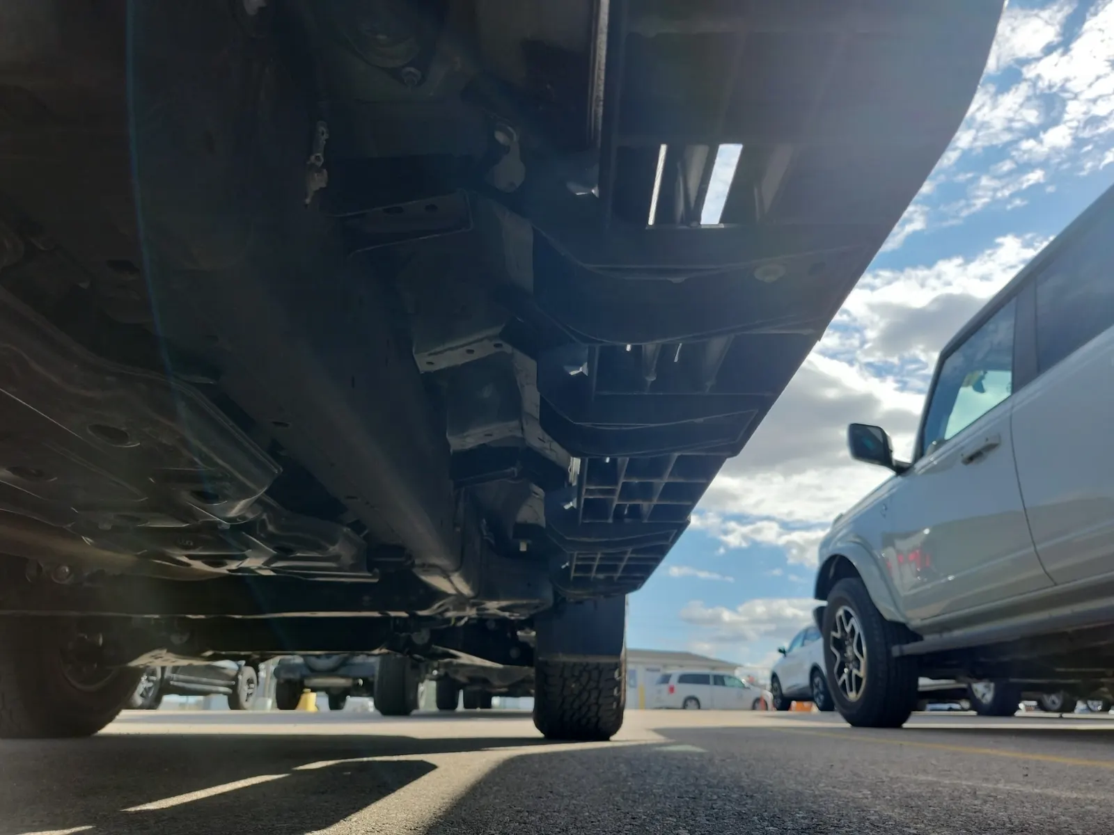 Undercarriage - Passenger Photo