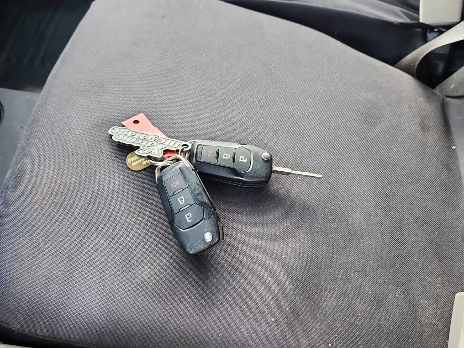 Keys/Fobs/Manual Photo