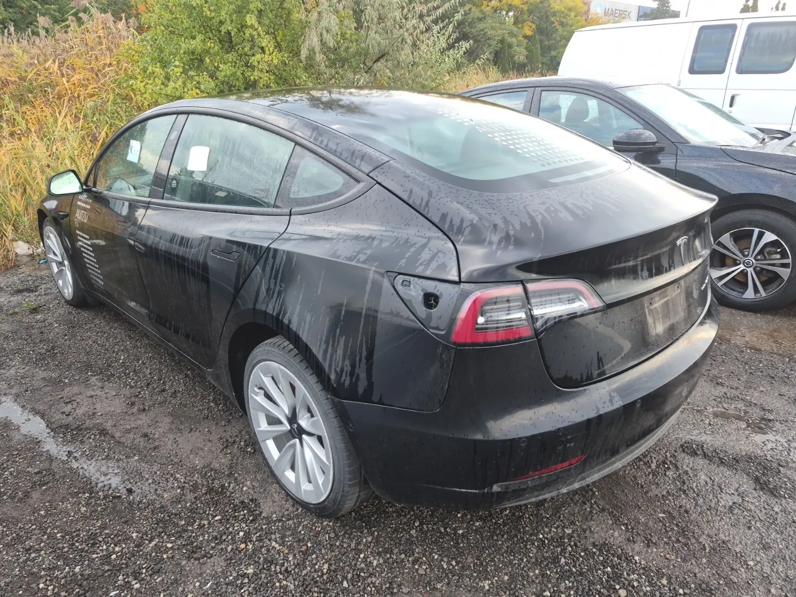 Driver Rear 3/4 Photo