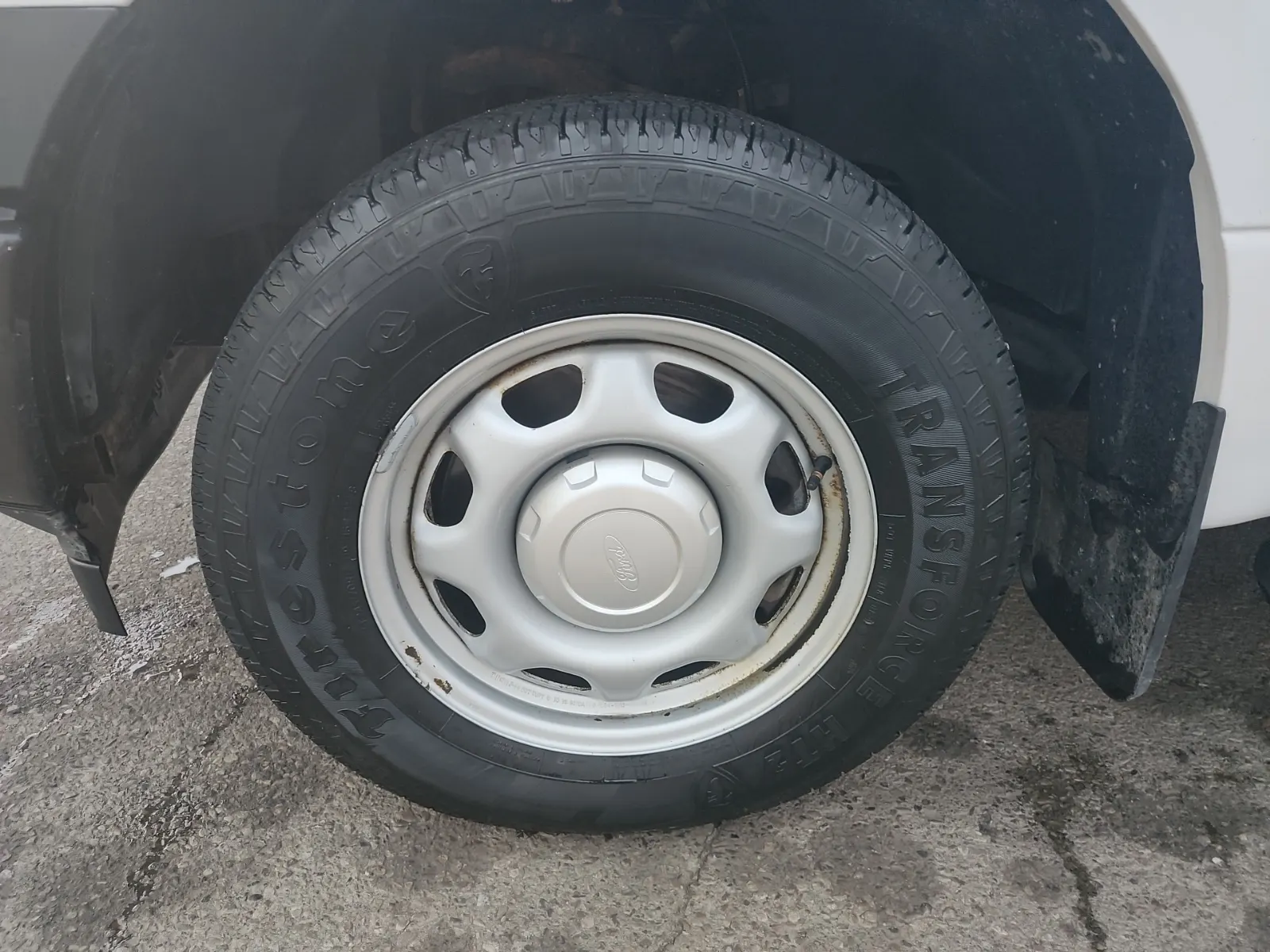 Front driver wheel/tire photo