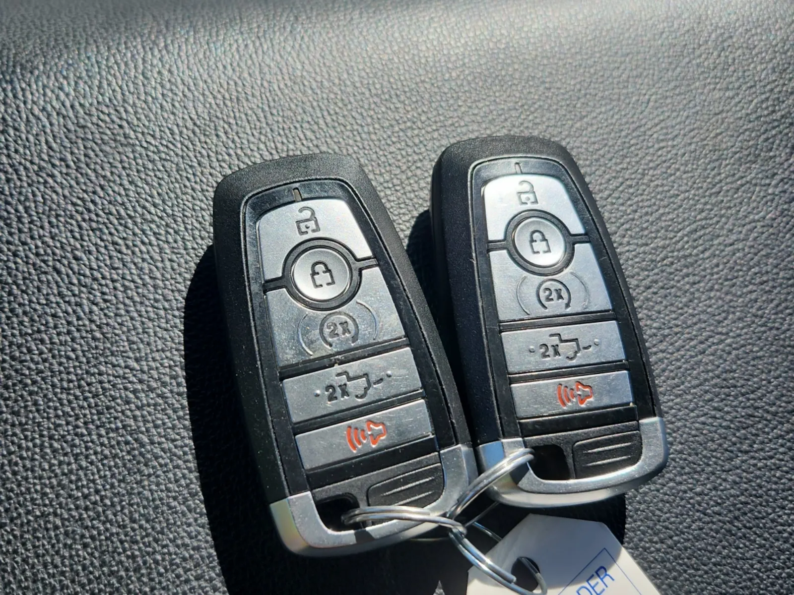Keys/Fobs/Manual Photo
