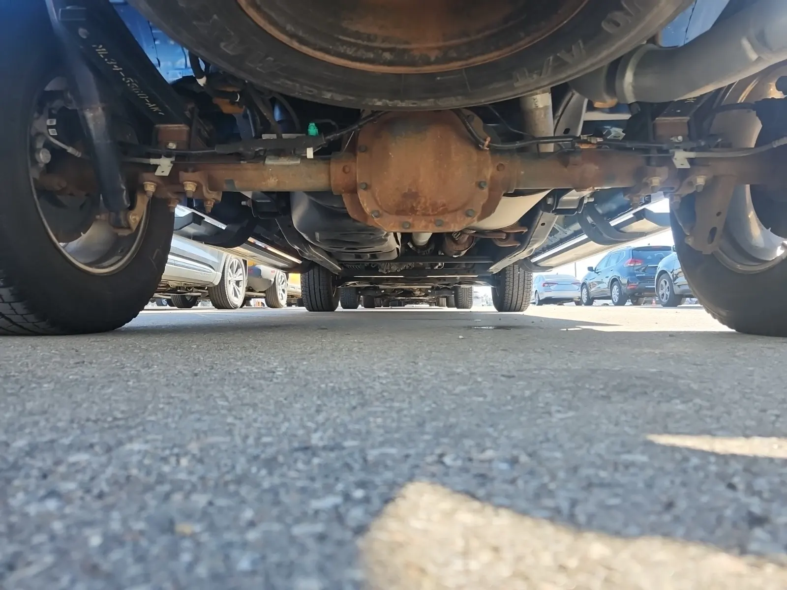 Undercarriage - Rear Photo