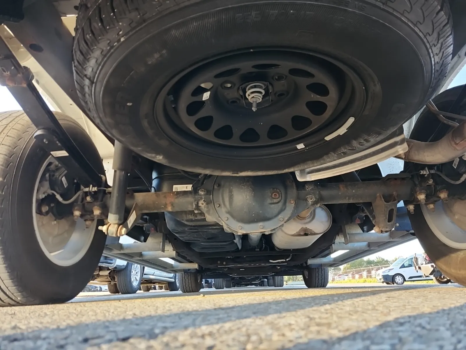 Undercarriage - Rear Photo