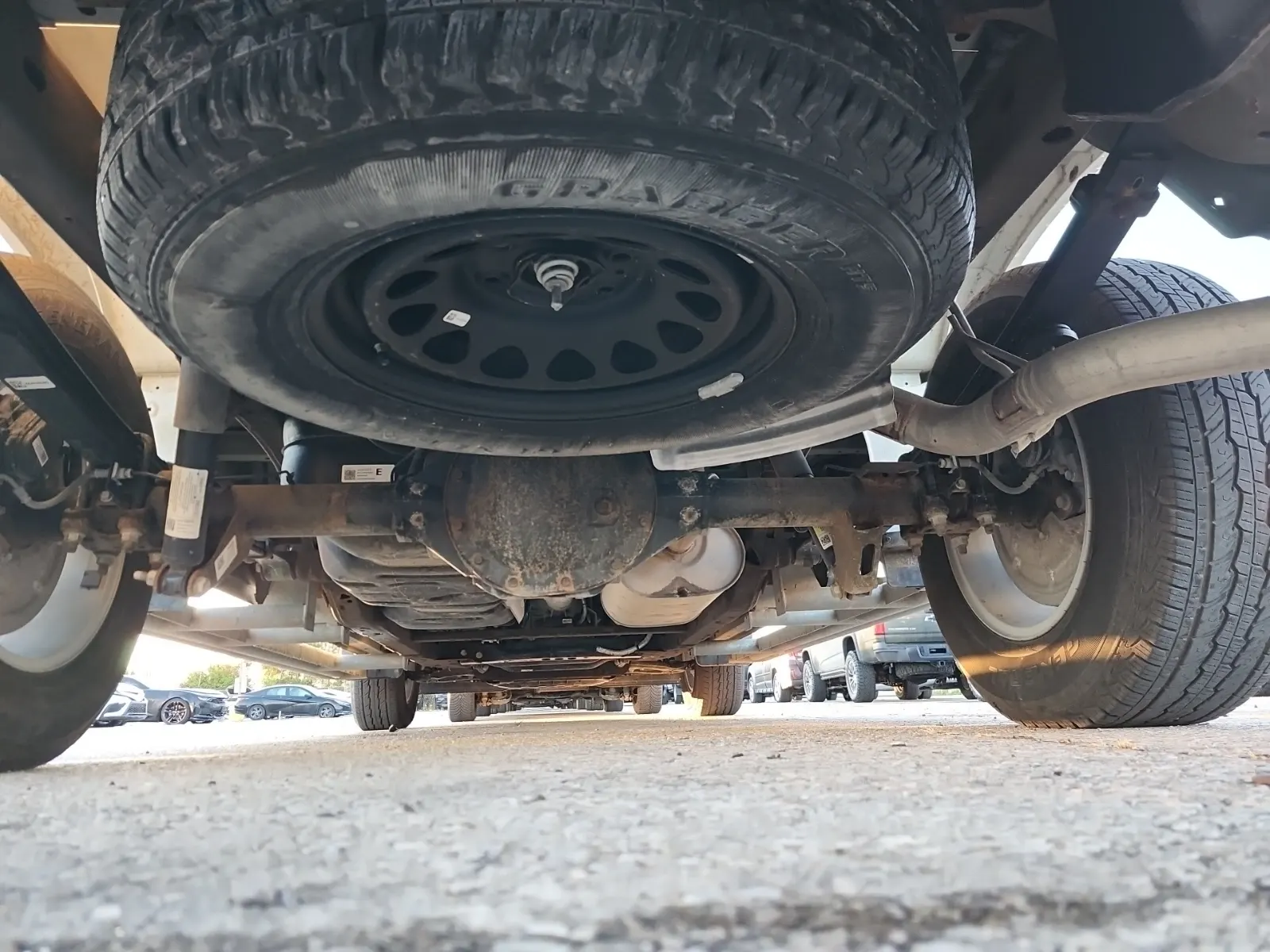 Undercarriage - Rear Photo