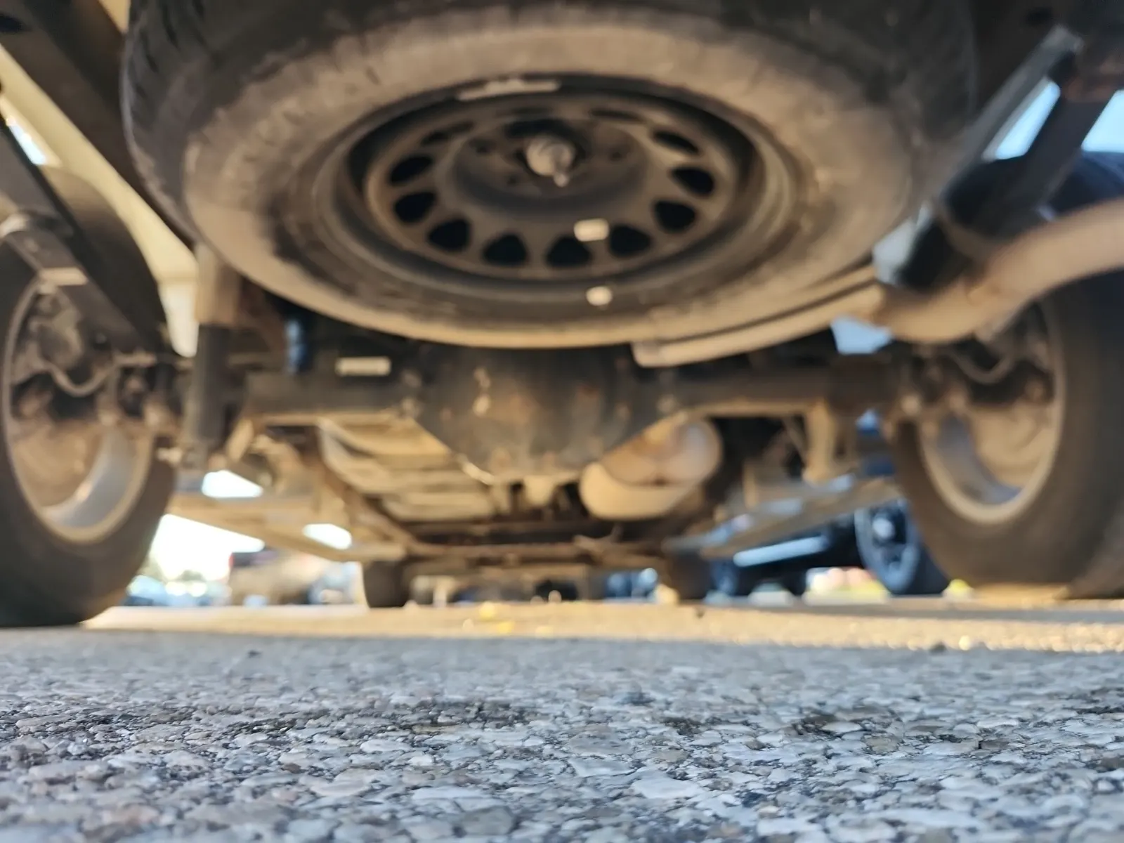 Undercarriage - Rear Photo