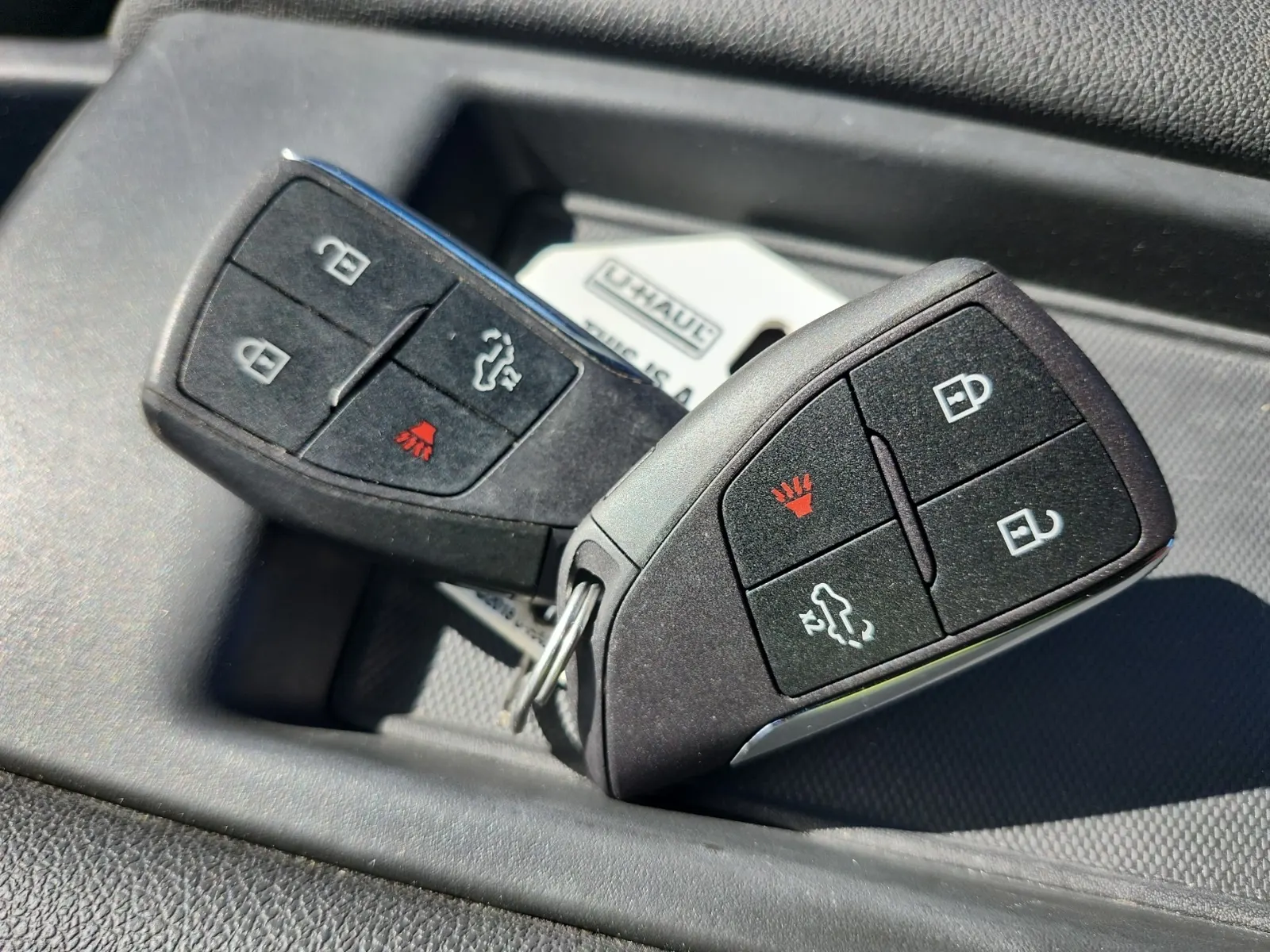 Keys/Fobs/Manual Photo