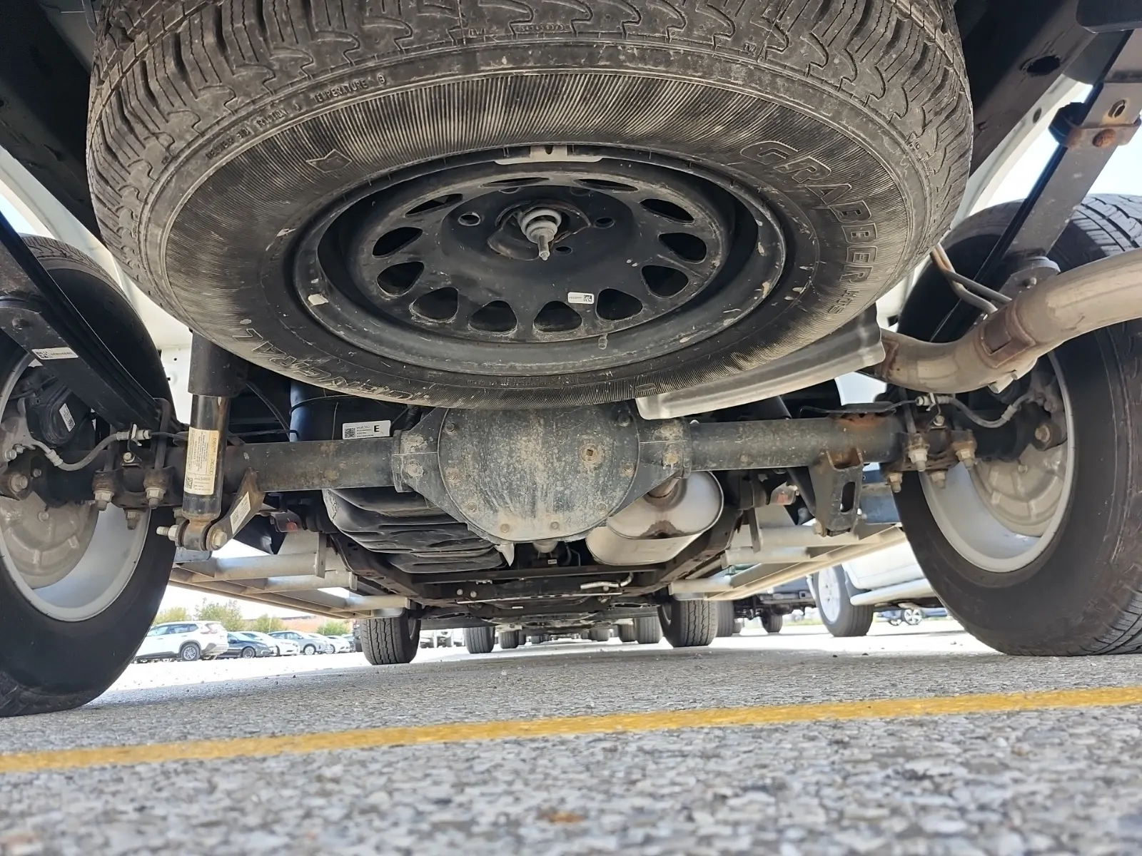 Undercarriage - Rear Photo