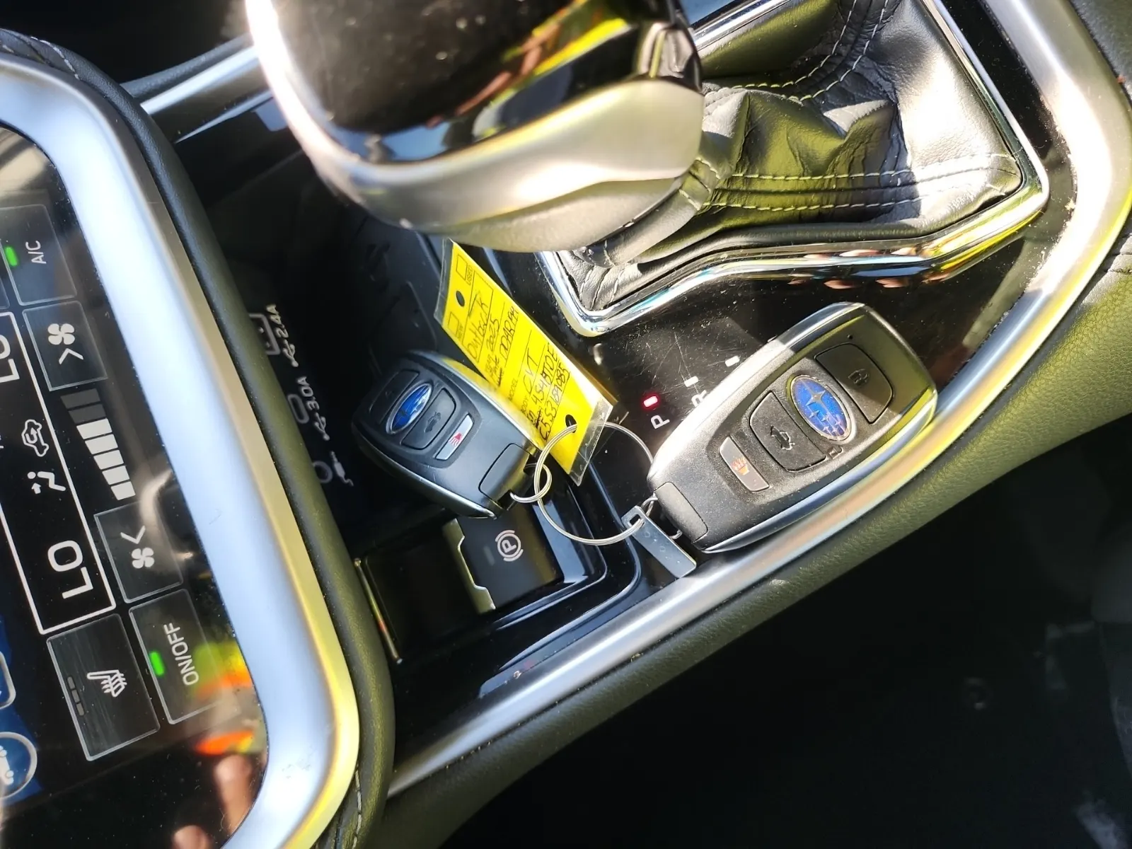Keys/Fobs/Manual Photo