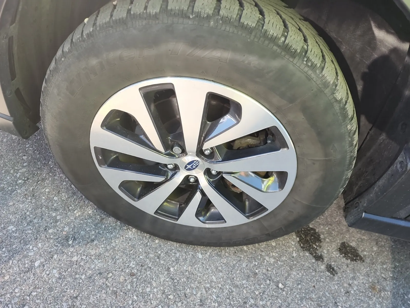 Front driver wheel/tire photo