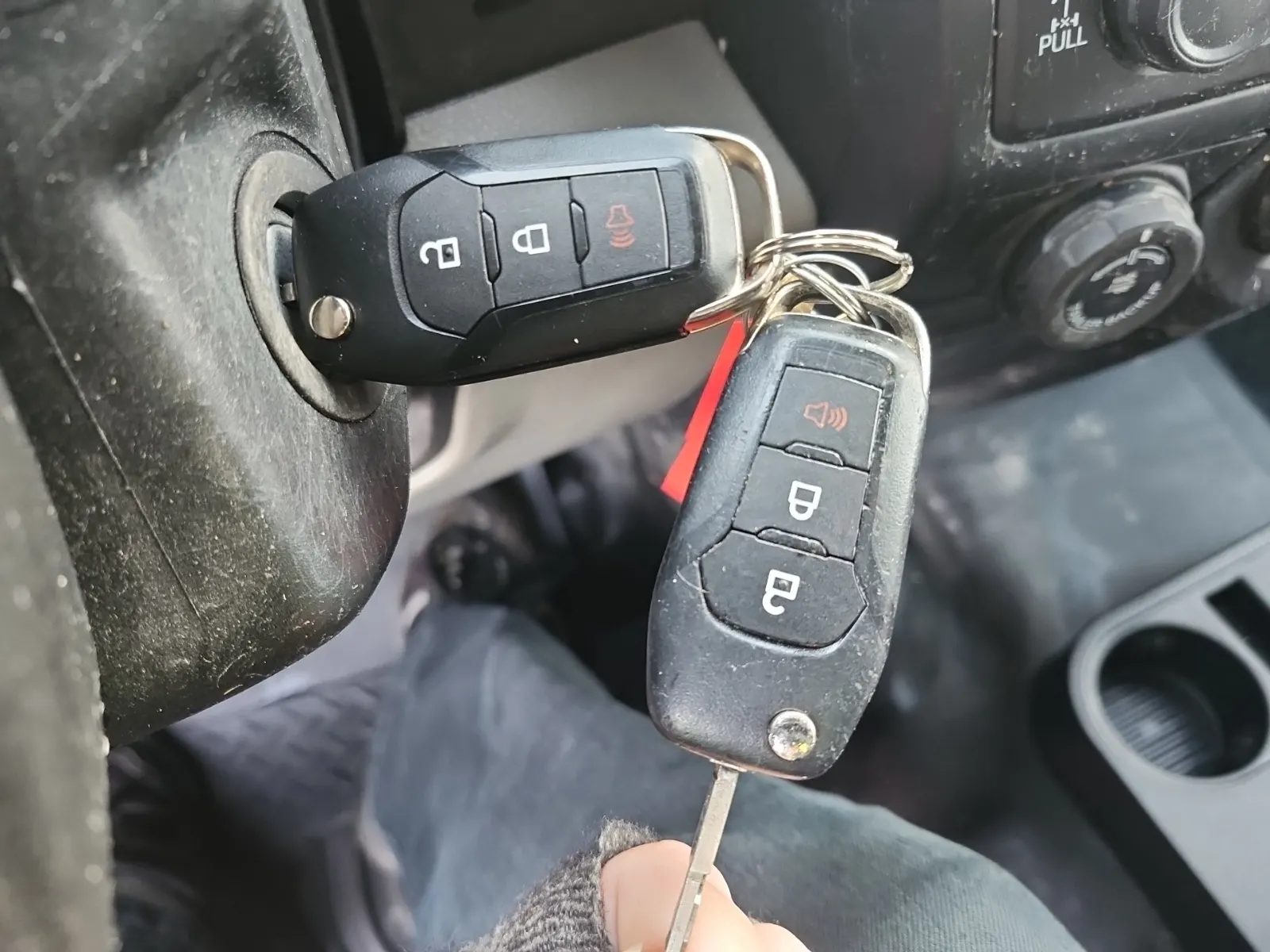 Keys/Fobs/Manual Photo