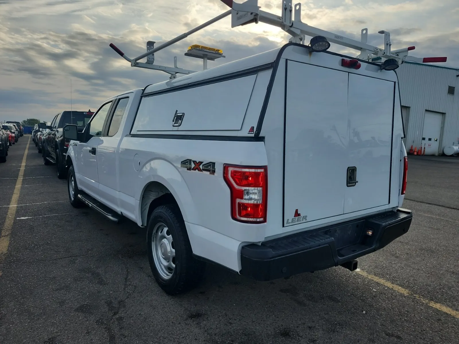 Driver Rear 3/4 Photo