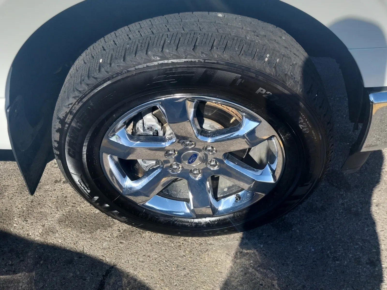 Right Front Wheel/Tire Photo