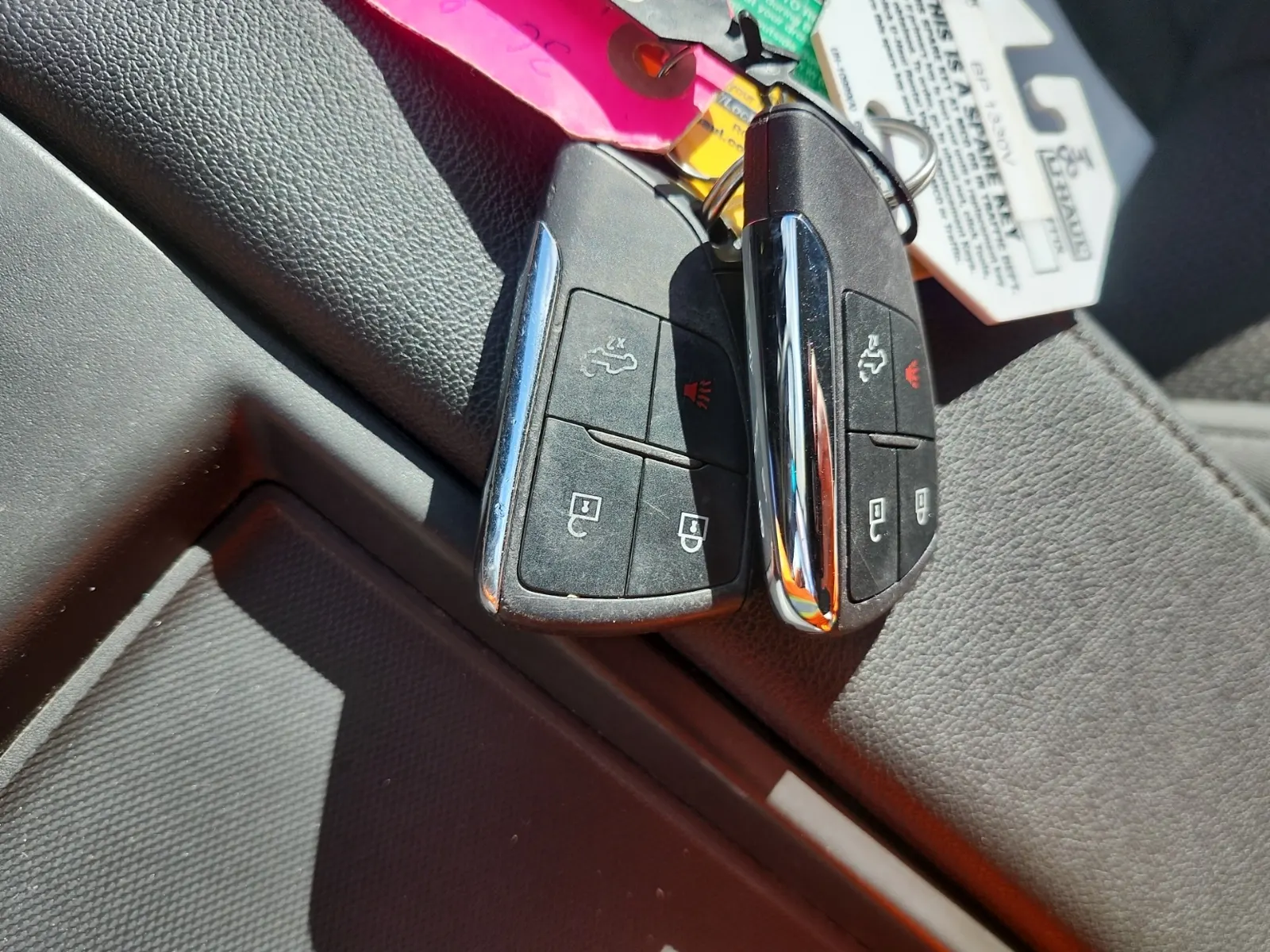 Keys/Fobs/Manual Photo