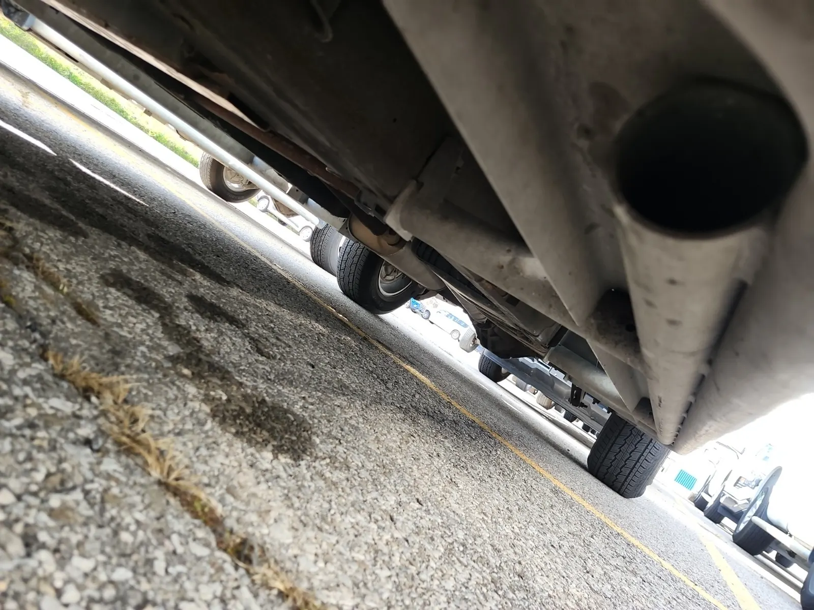 Undercarriage - Driver Photo