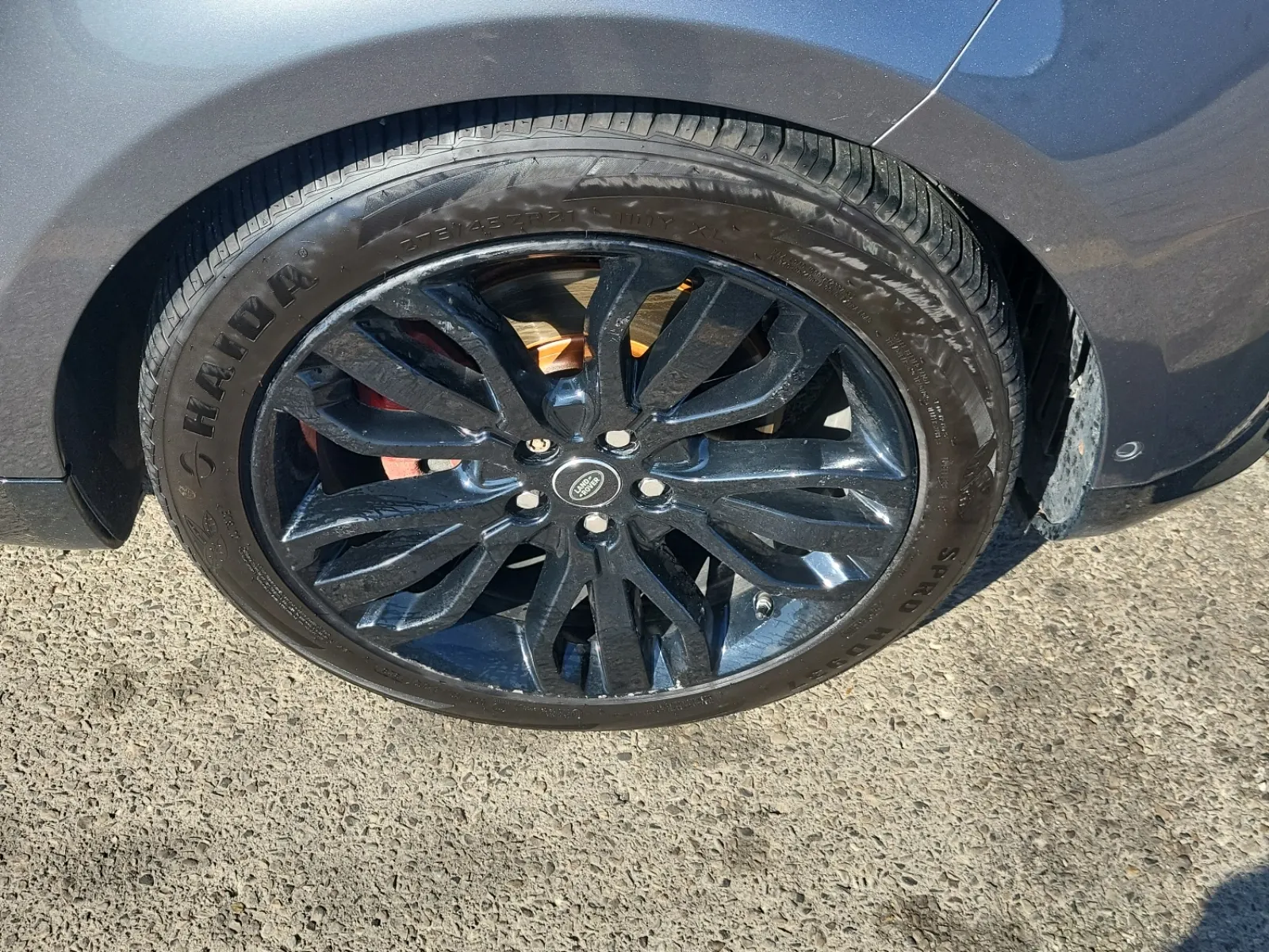 Right Front Wheel/Tire Photo