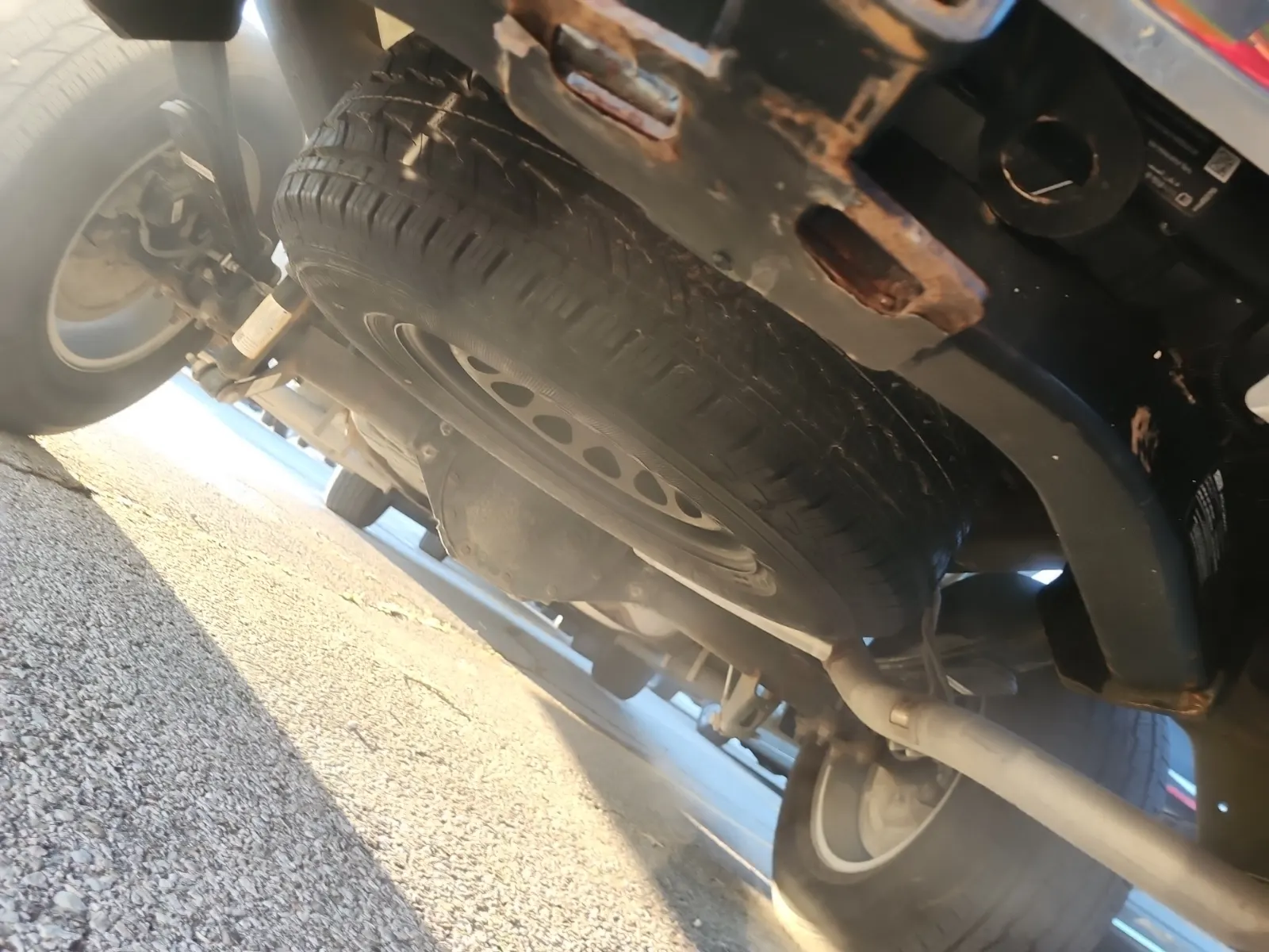 Undercarriage - Rear Photo
