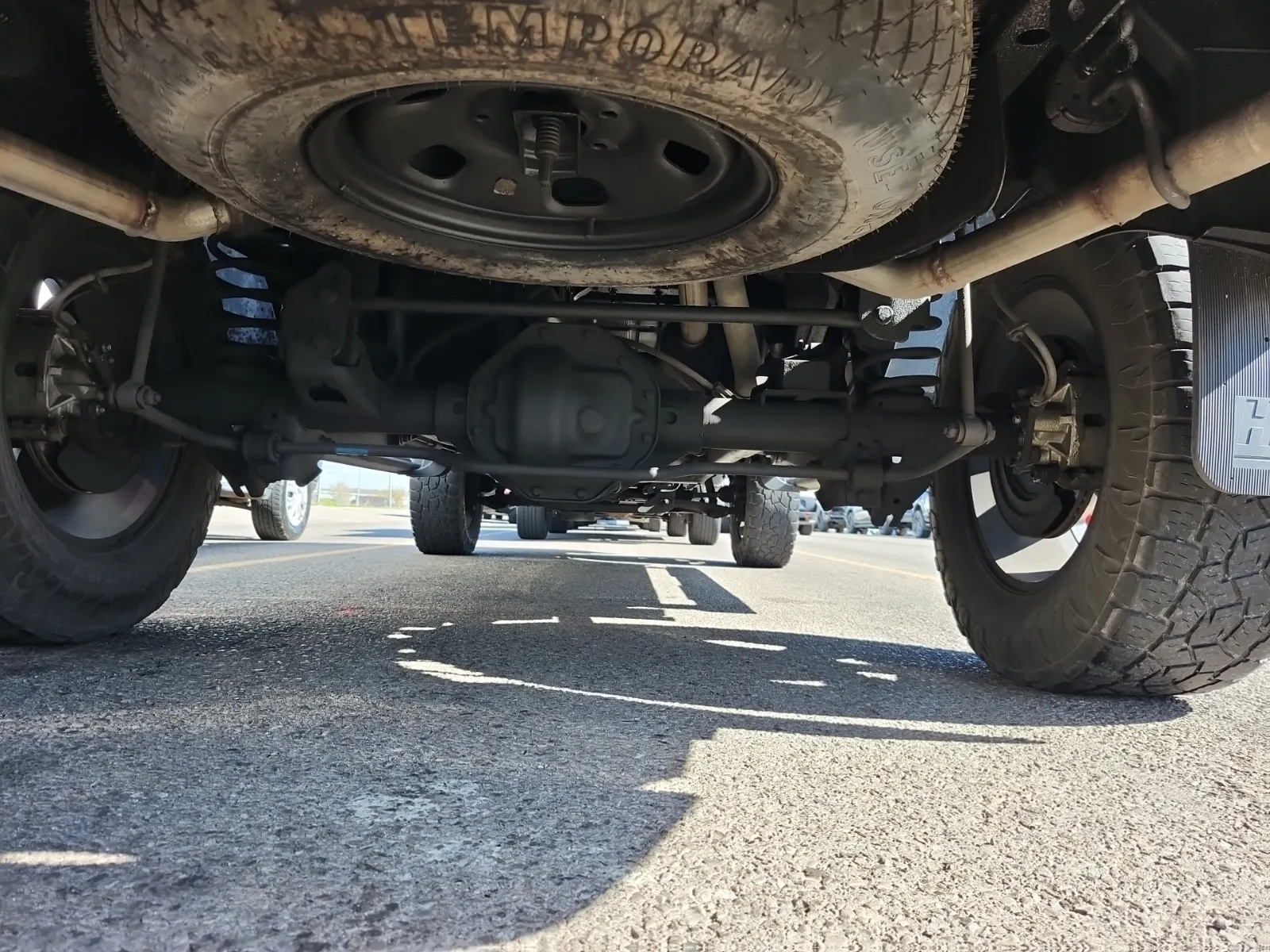 Undercarriage - Rear Photo