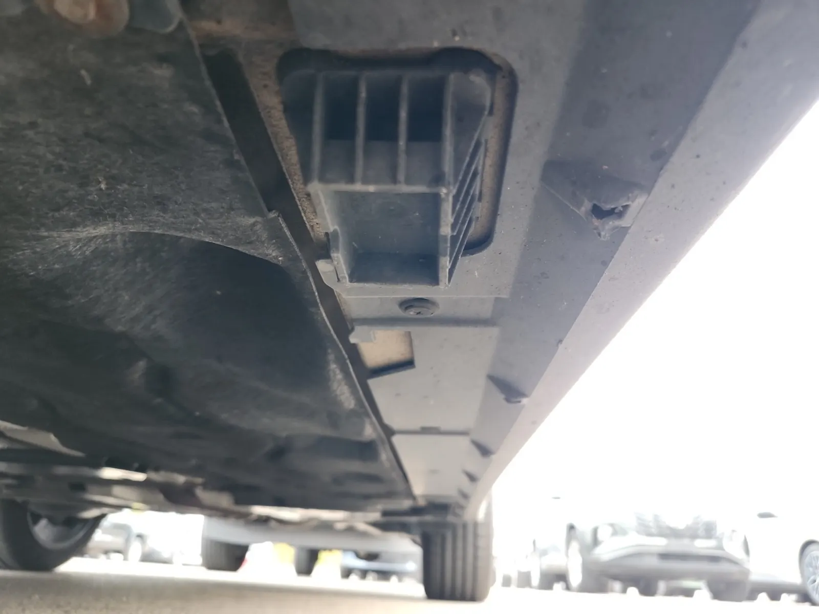 Undercarriage - Driver Photo