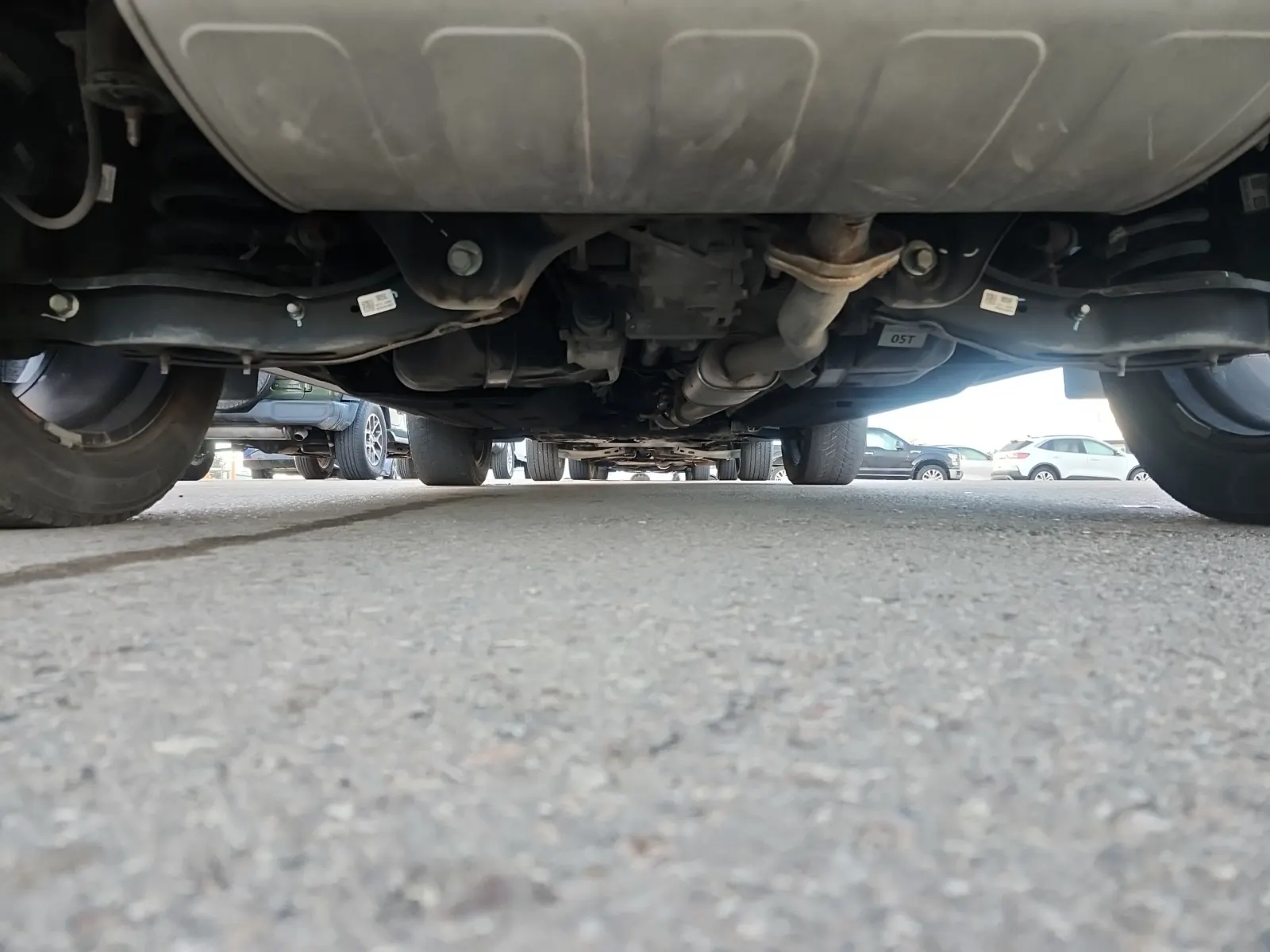 Undercarriage - Rear Photo