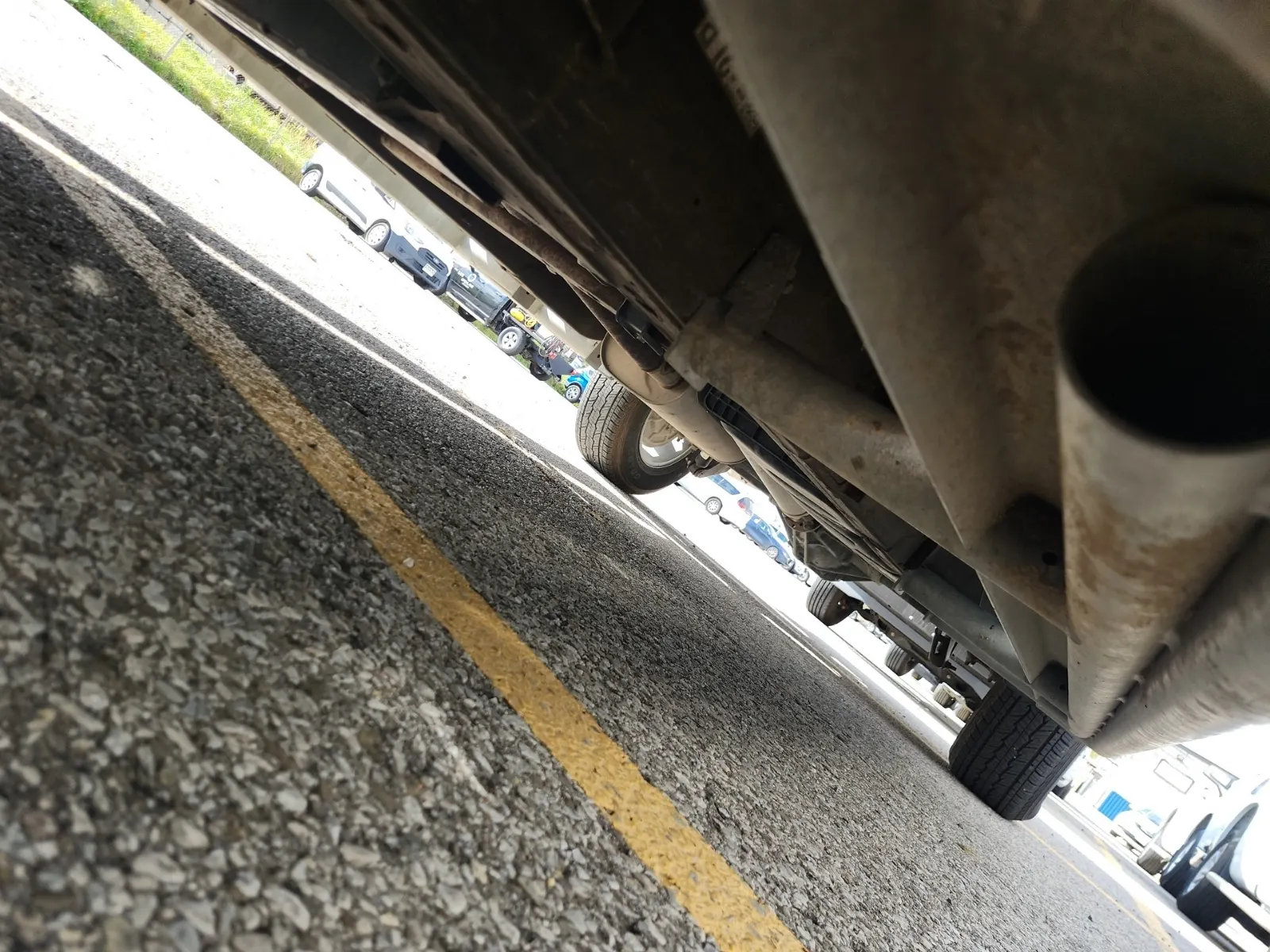 Undercarriage - Driver Photo