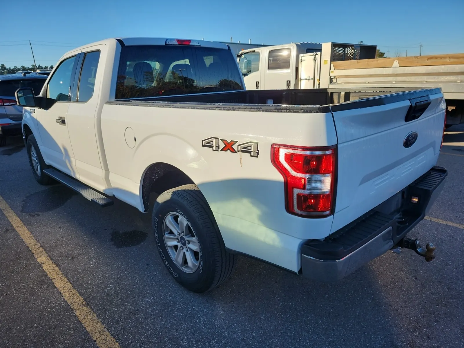 Driver Rear 3/4 Photo