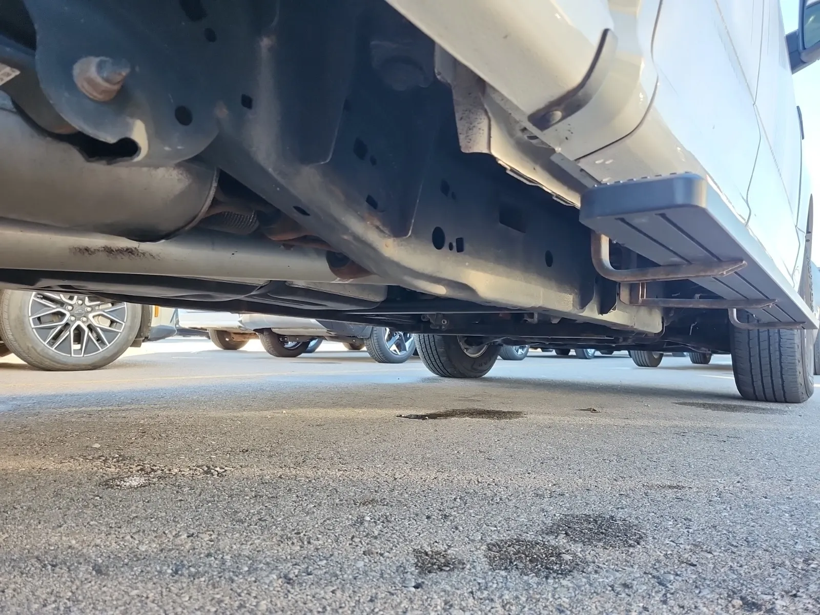 Undercarriage - Passenger Photo