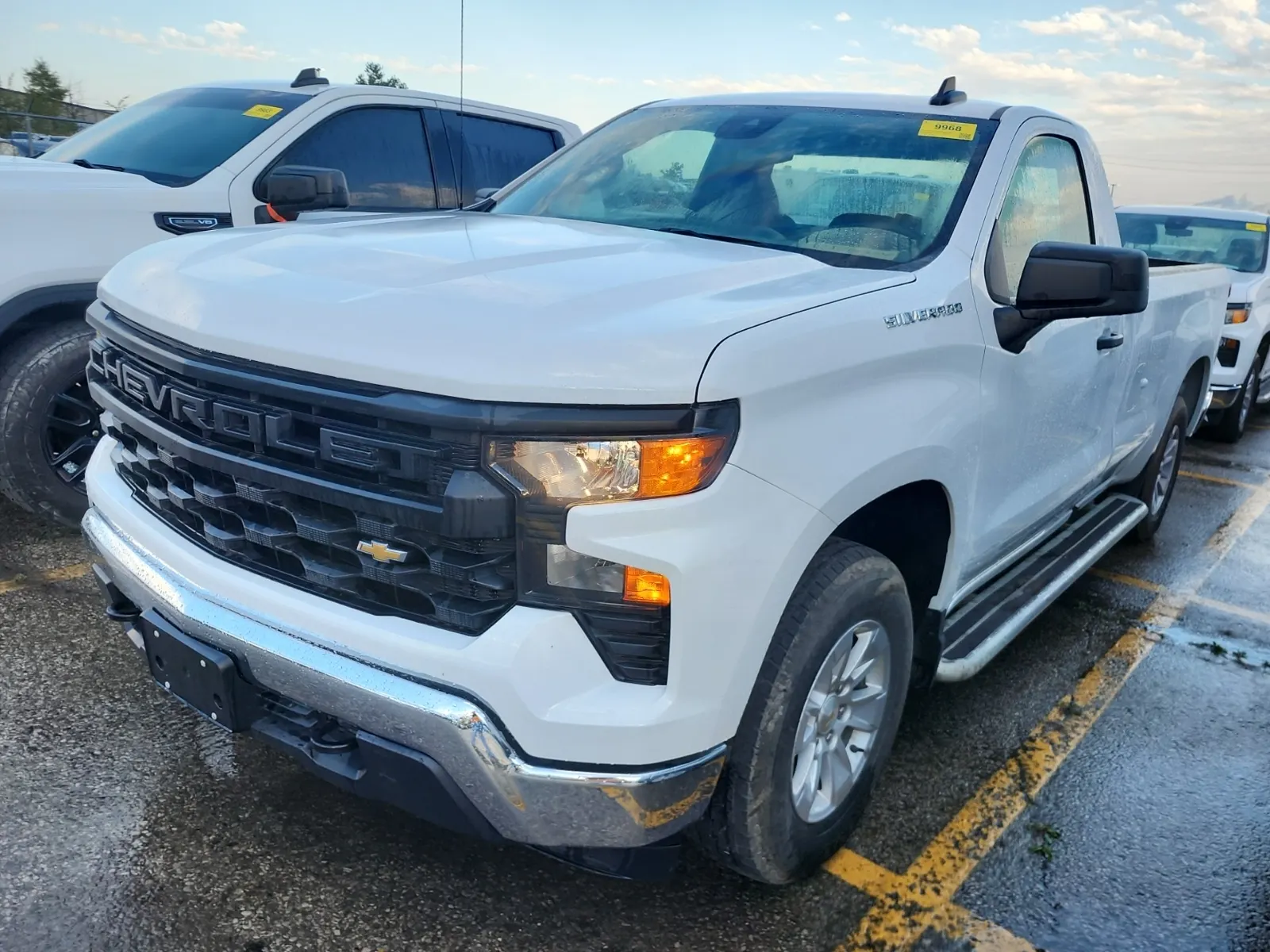 Front driver 3/4 photo