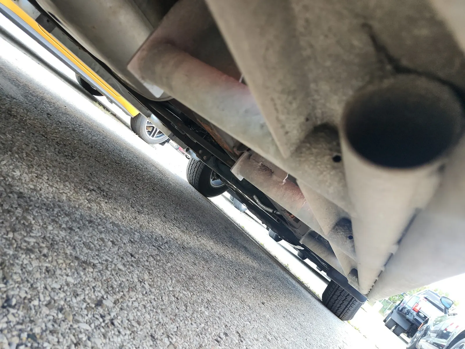 Undercarriage - Passenger Photo