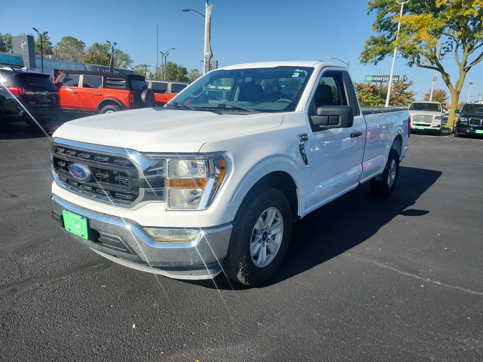 Front driver 3/4 photo