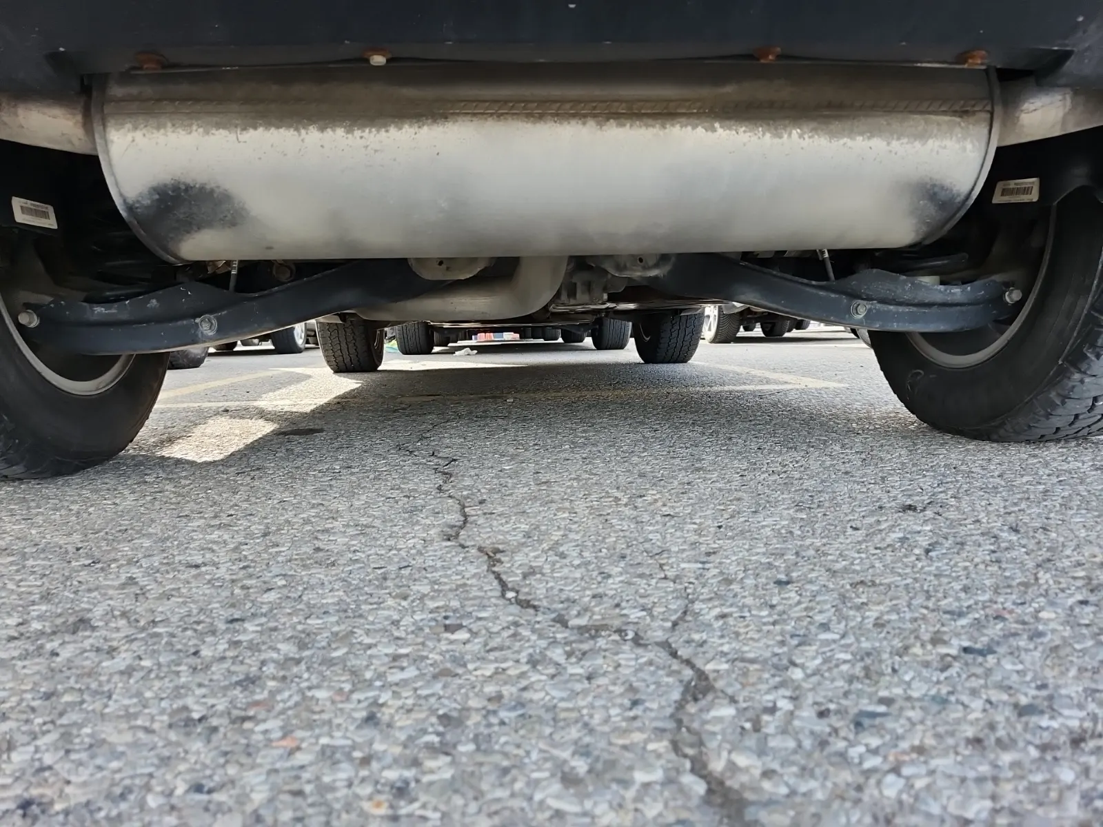 Undercarriage - Rear Photo