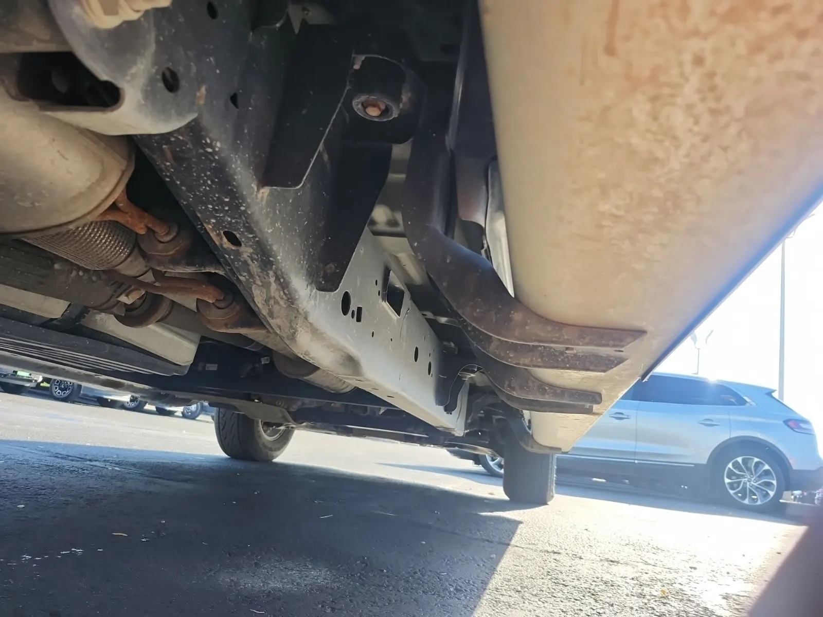 Undercarriage - Passenger Photo
