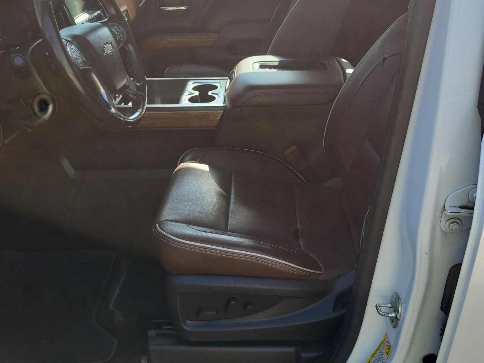 Front Interior Photo