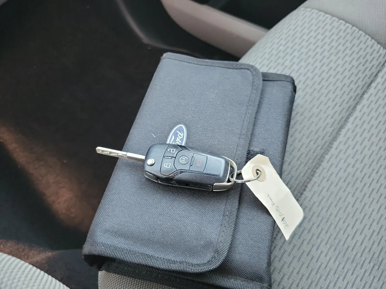 Keys/Fobs/Manual Photo