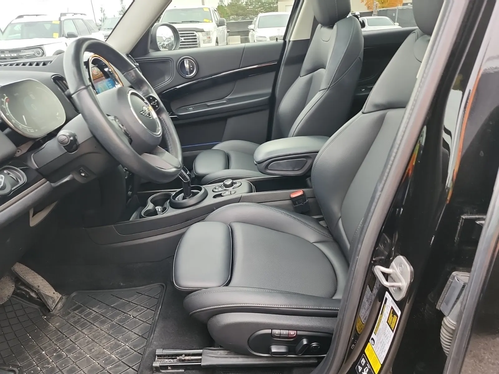 Front Interior Photo