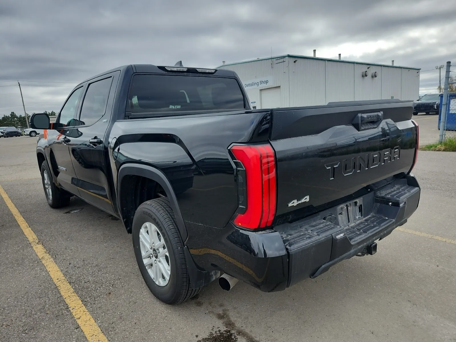 Driver Rear 3/4 Photo