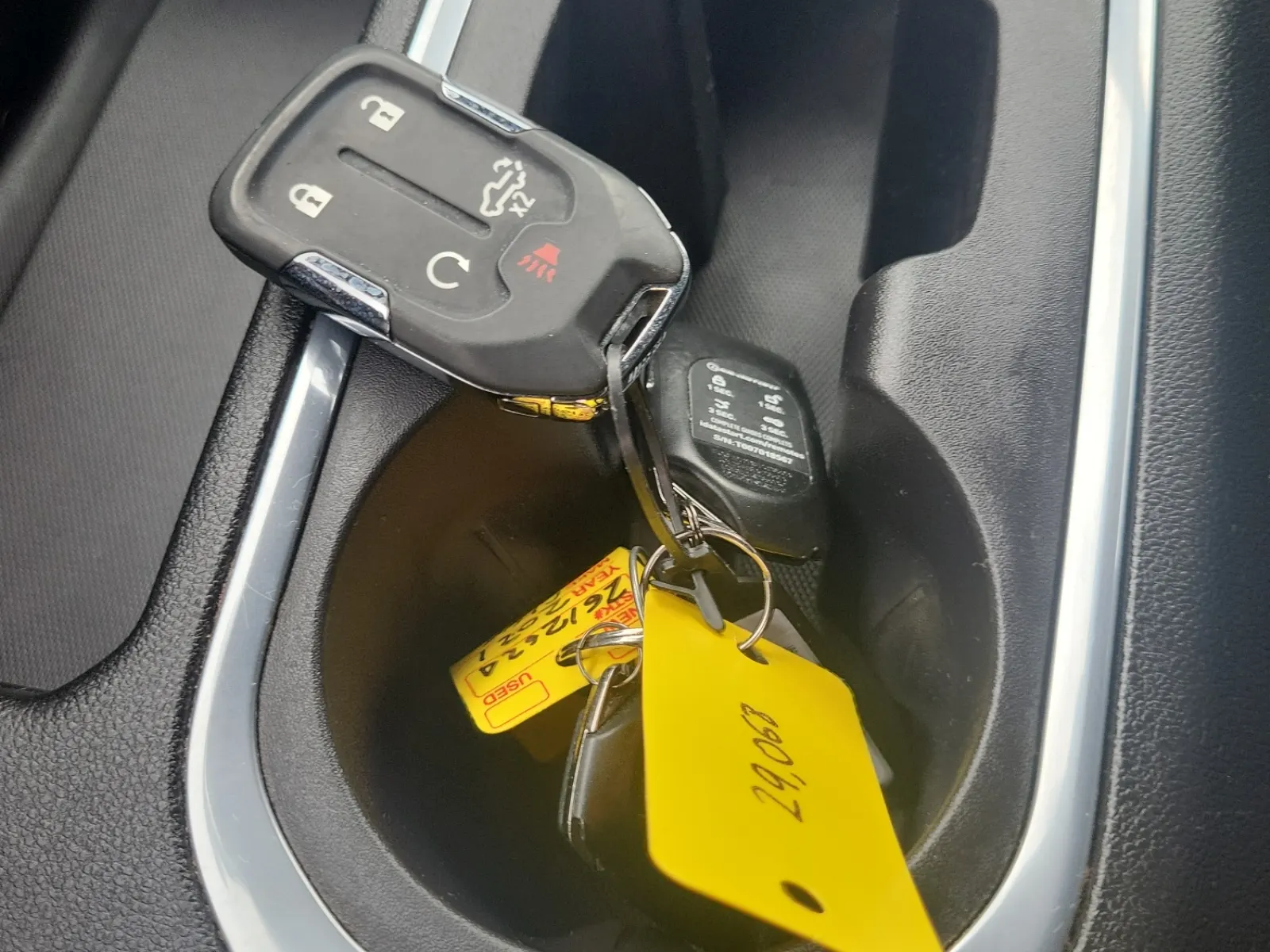 Keys/Fobs/Manual Photo