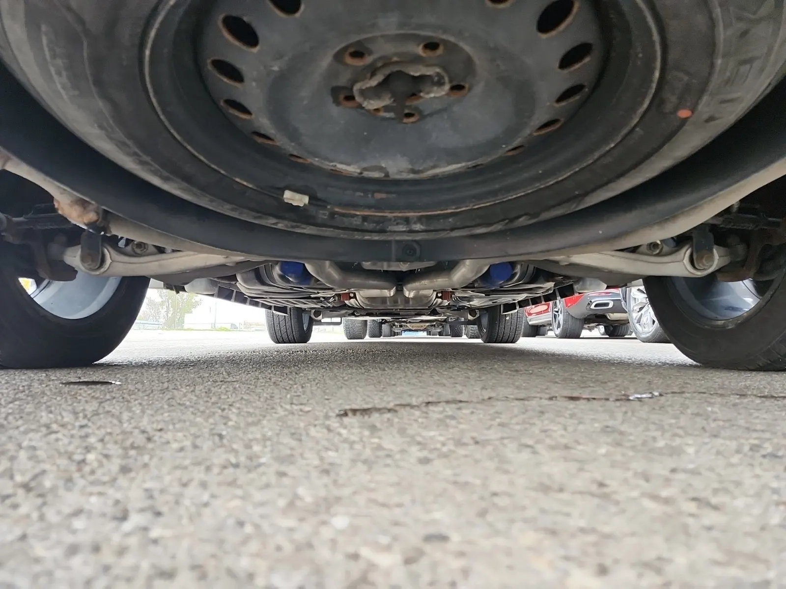 Undercarriage - Rear Photo