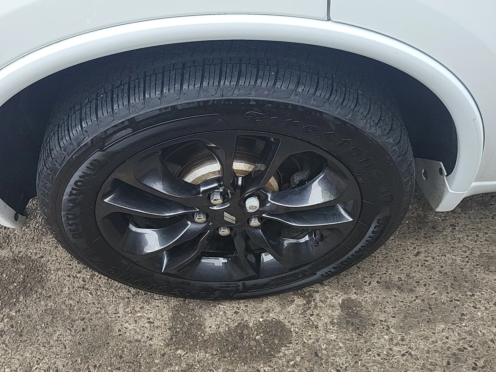 Right Rear Wheel/Tire Photo